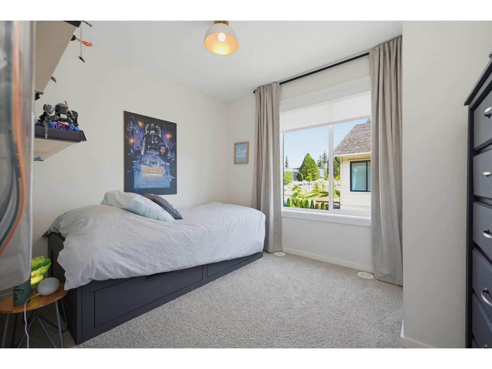 8 1871 165a Street Property Photo 20