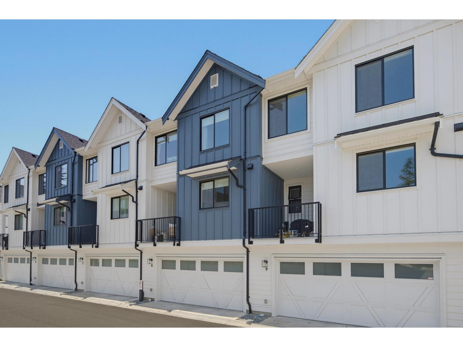 8 1871 165a Street Property Photo 26
