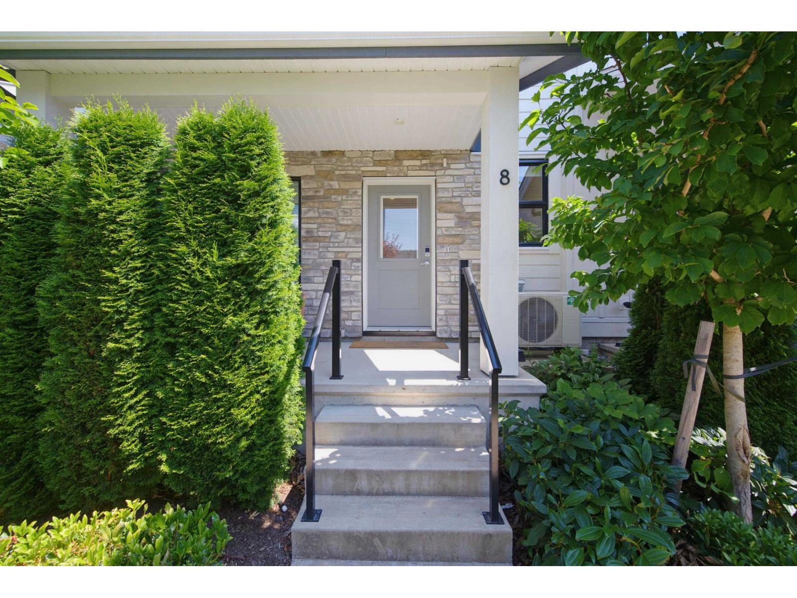 8 1871 165a Street Property Photo 29