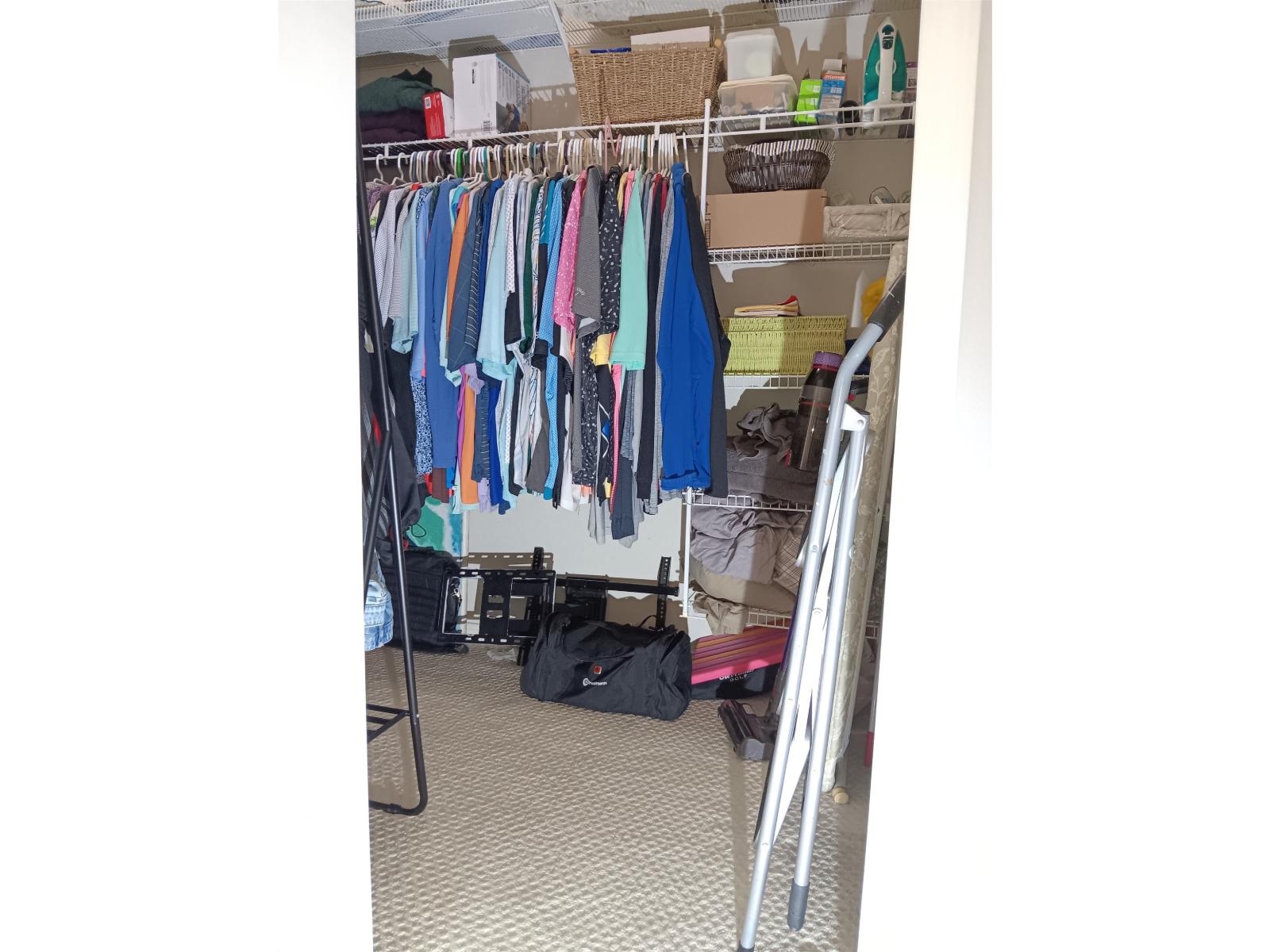 61 2588 152 Street Property Photo 16