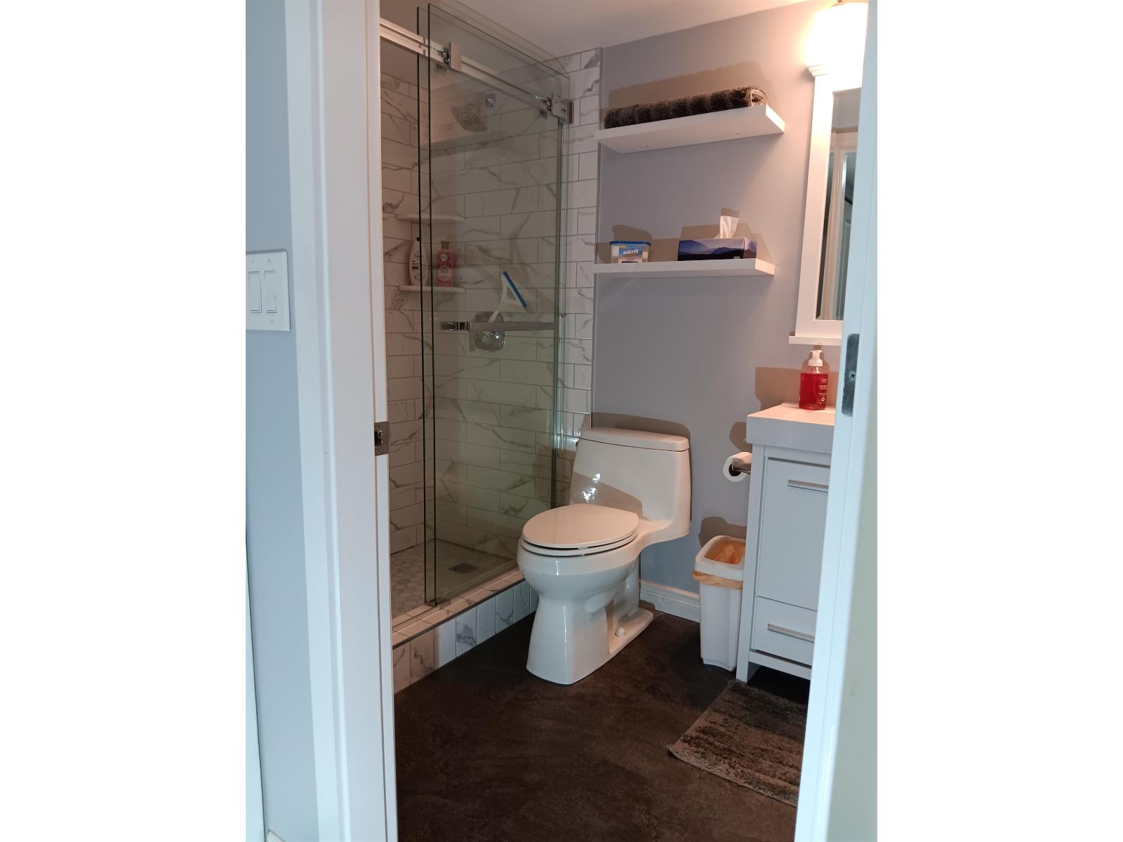 61 2588 152 Street Property Photo 24