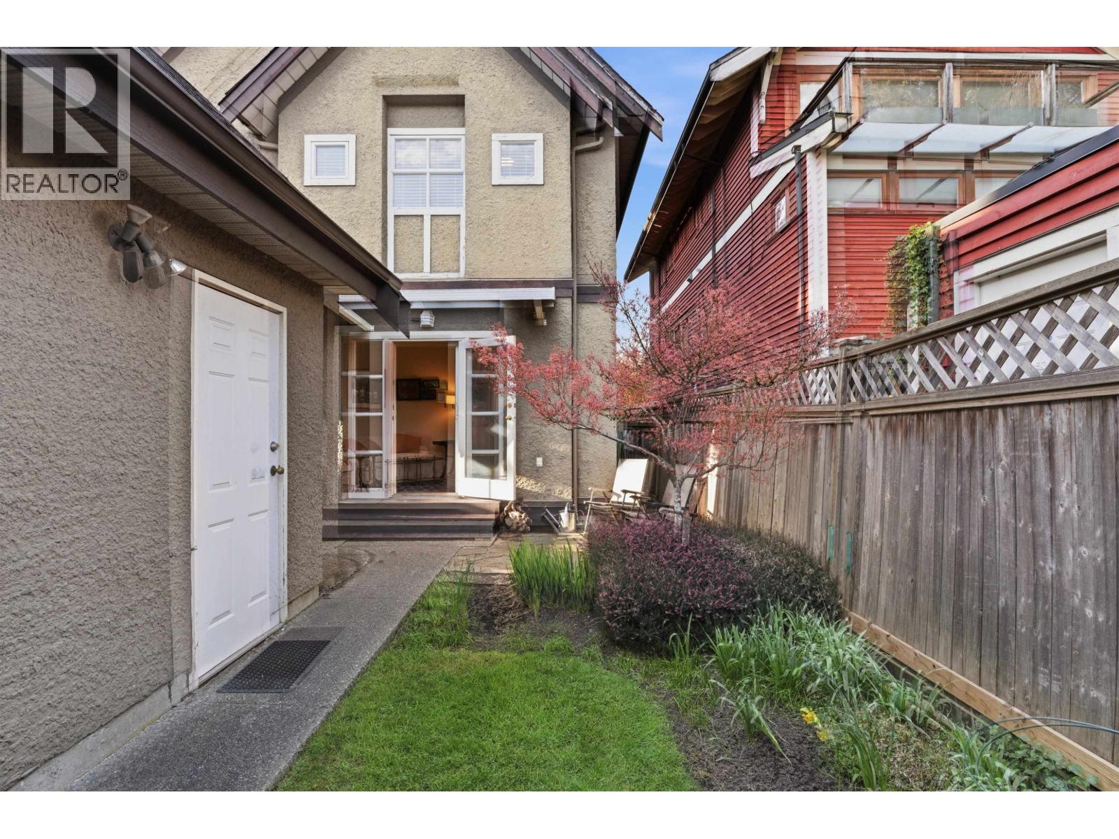 3428 W 7th Avenue Property Photo 16