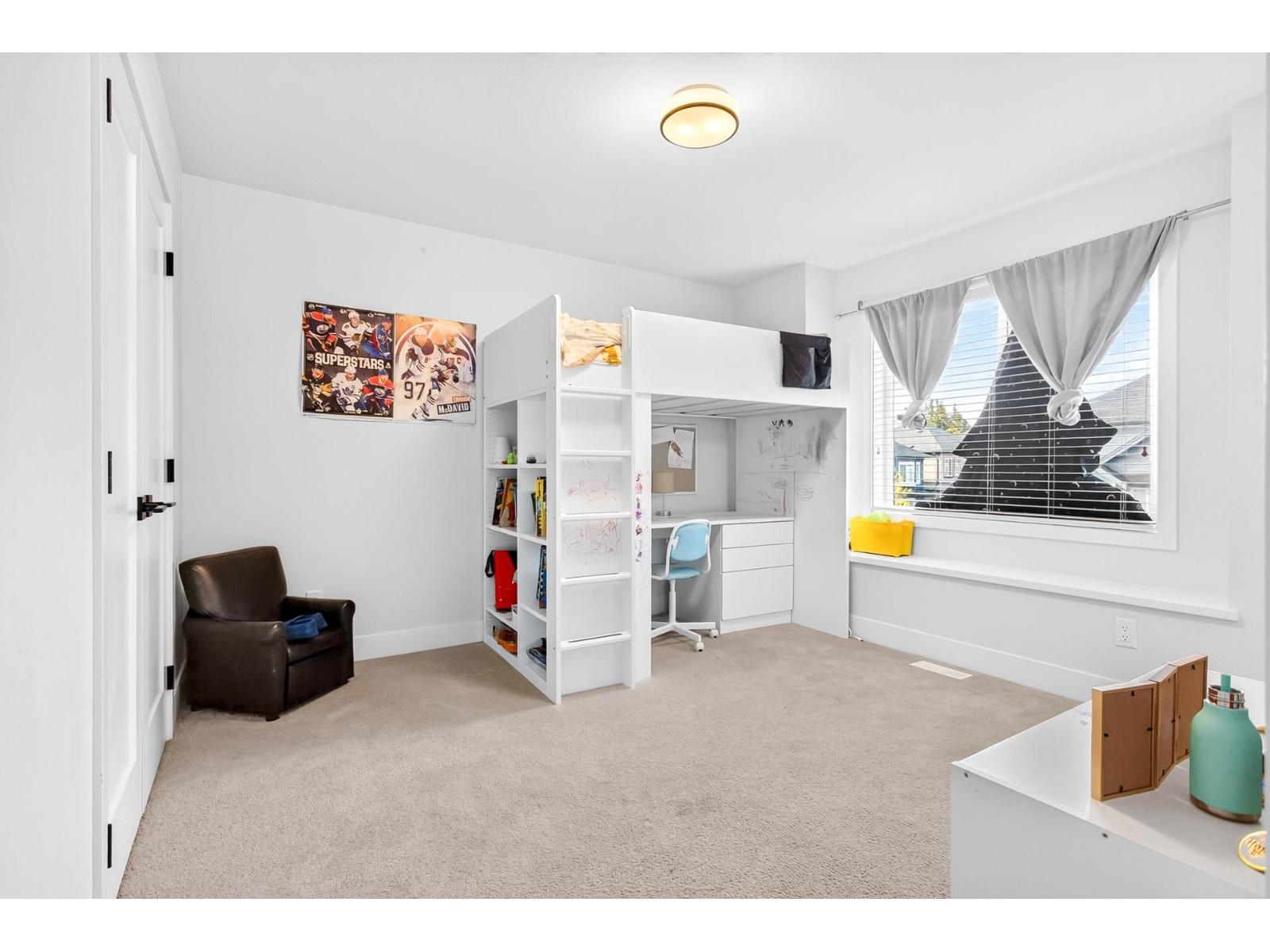 16532 20a Avenue Property Photo 24