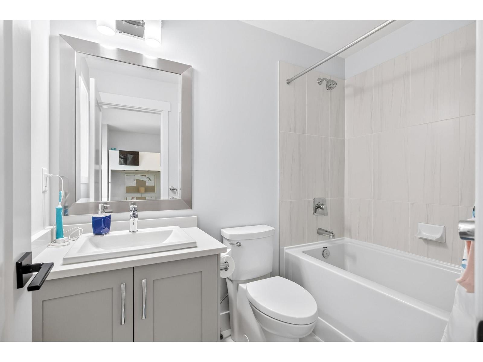 16532 20a Avenue Property Photo 27
