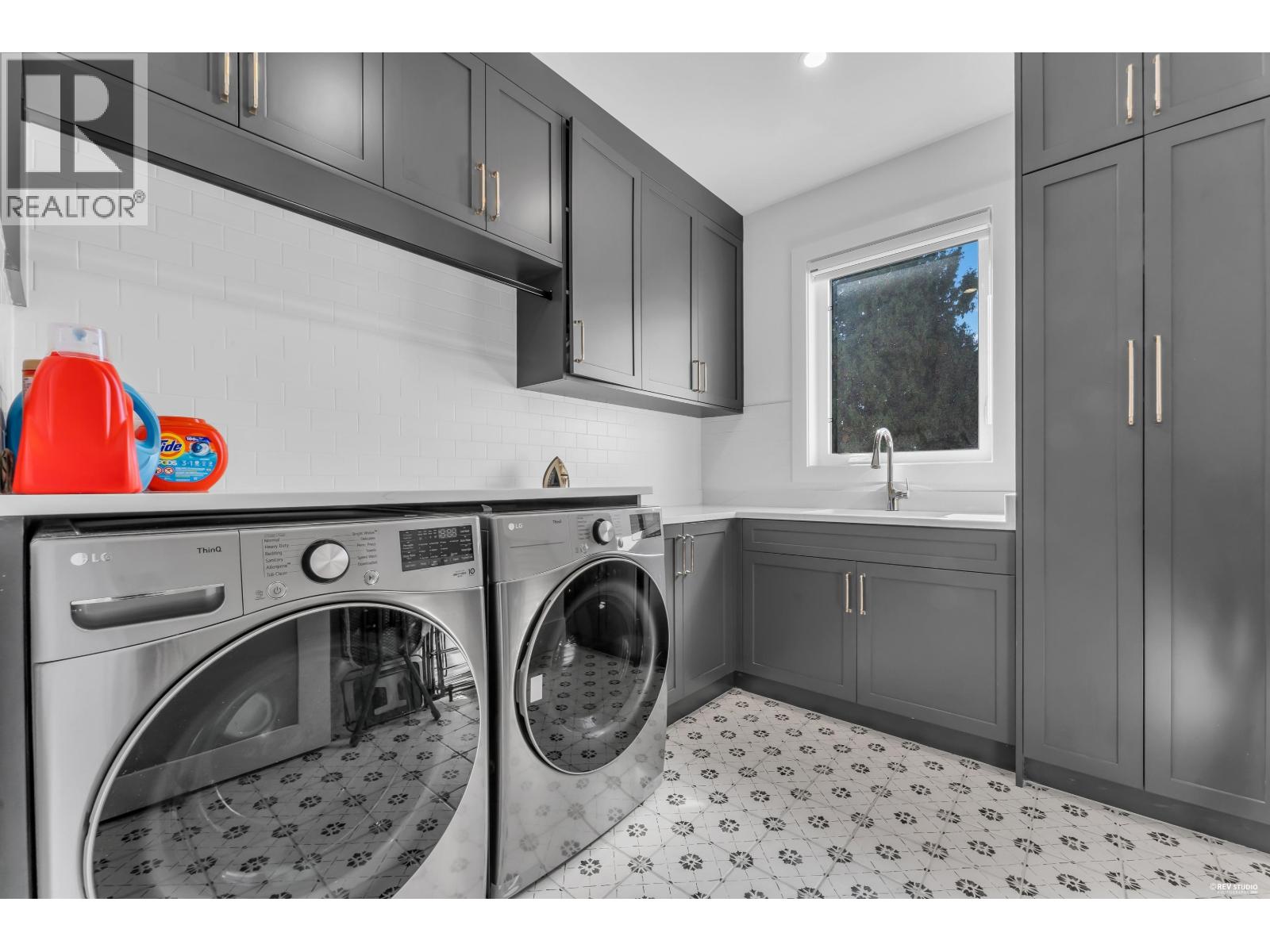 5038 12 Avenue Property Photo 27