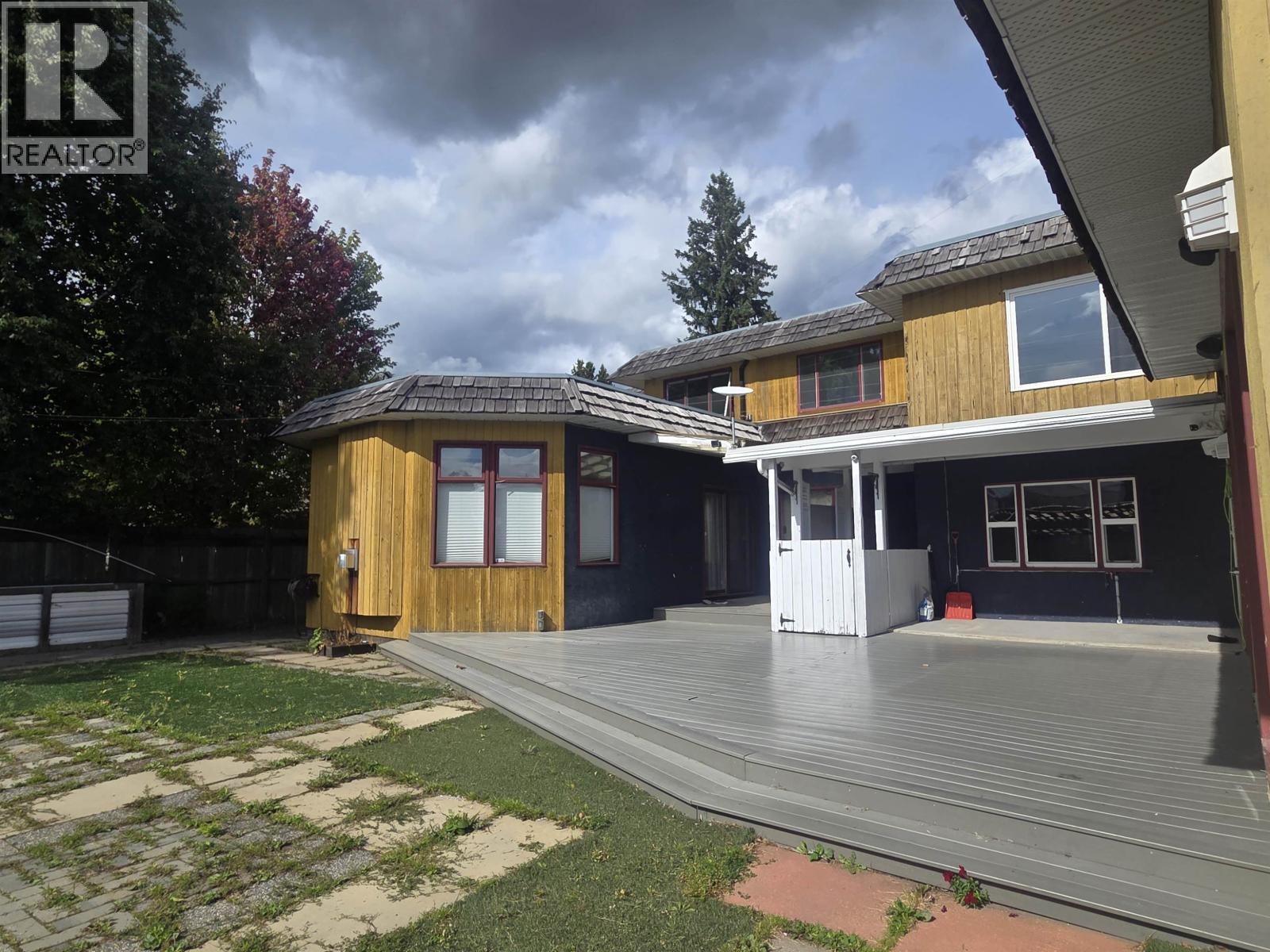 2550 Laurier Crescent Property Photo 3