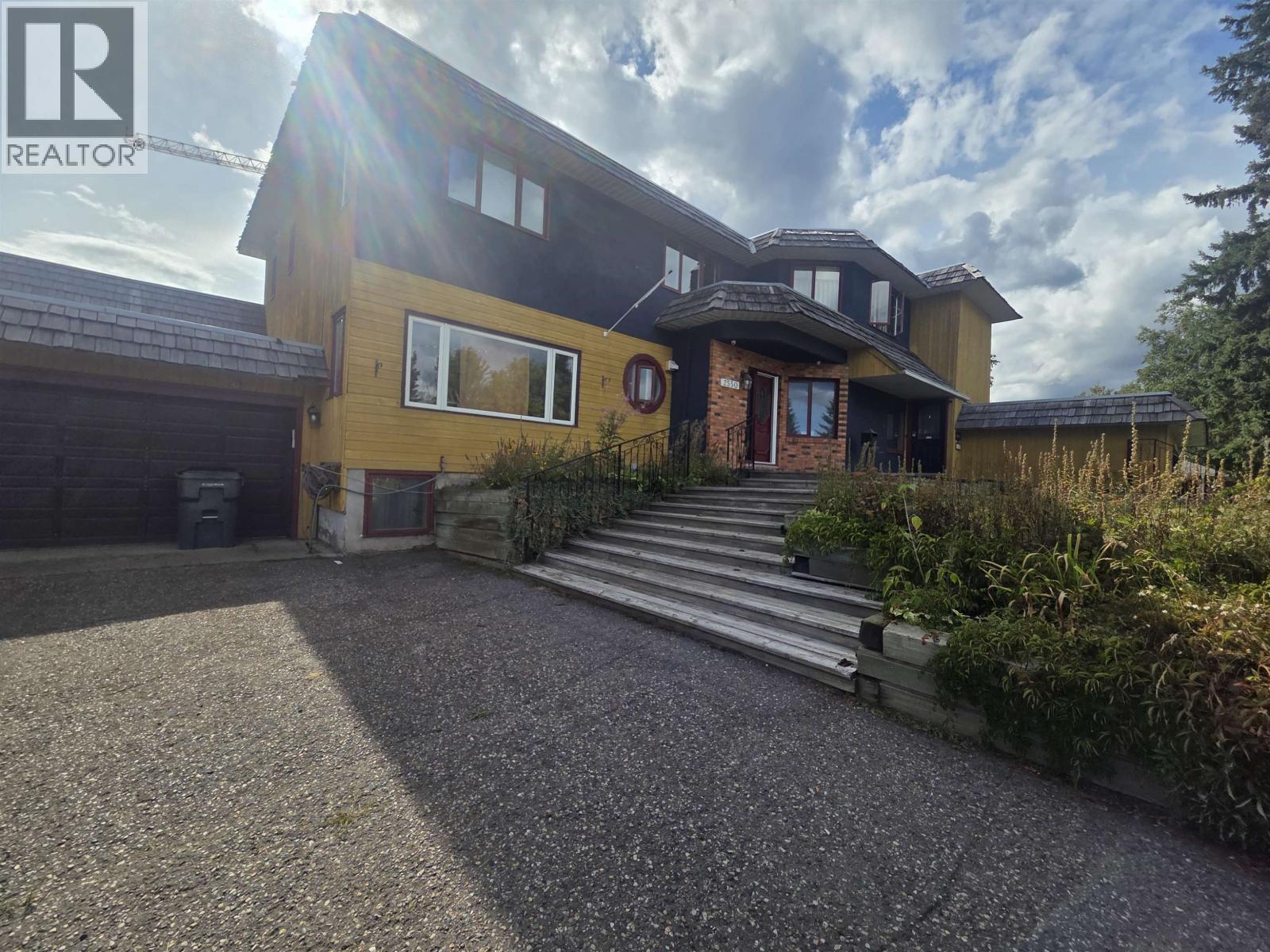 2550 Laurier Crescent Property Photo 9