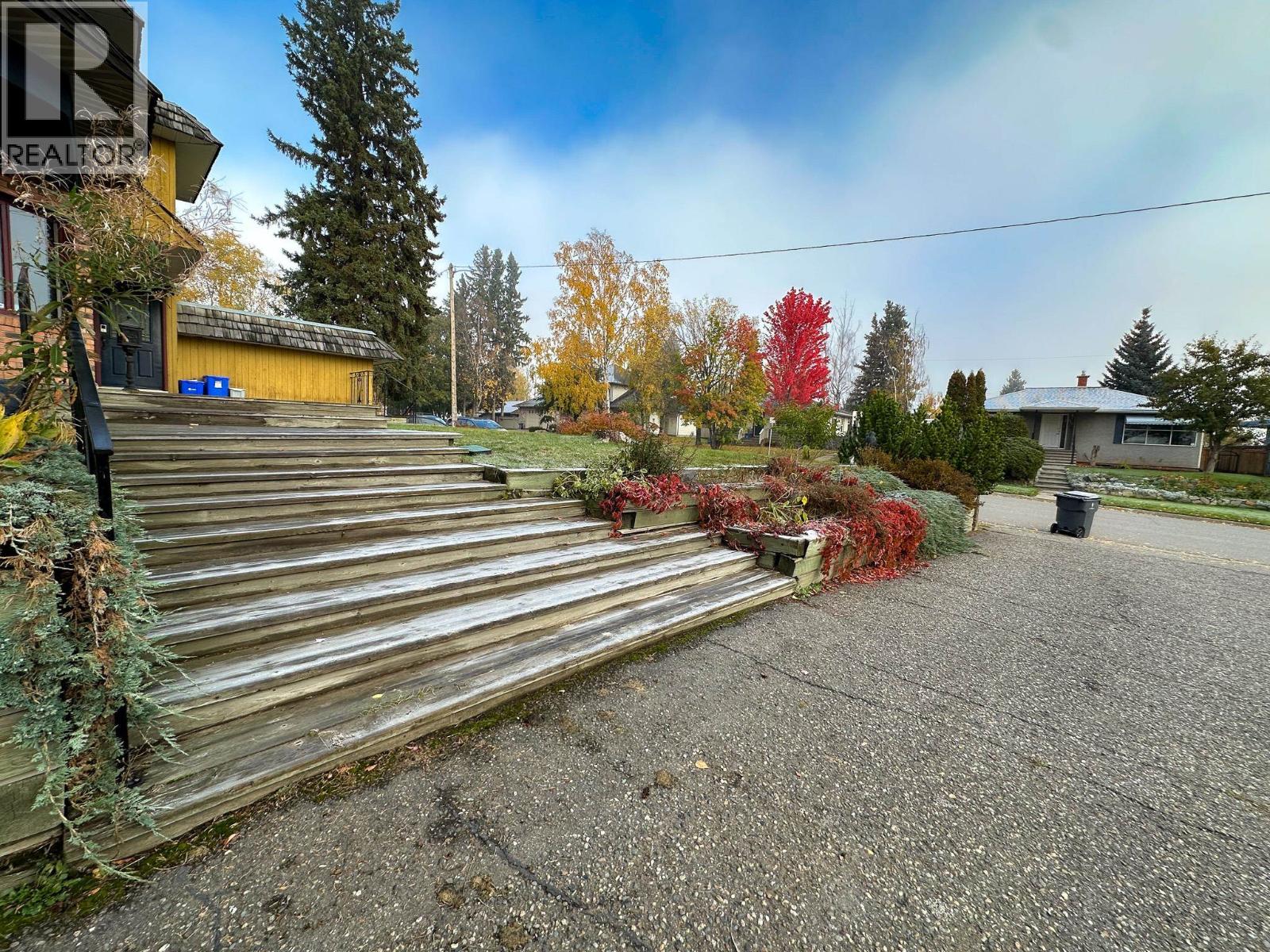 2550 Laurier Crescent Property Photo 34