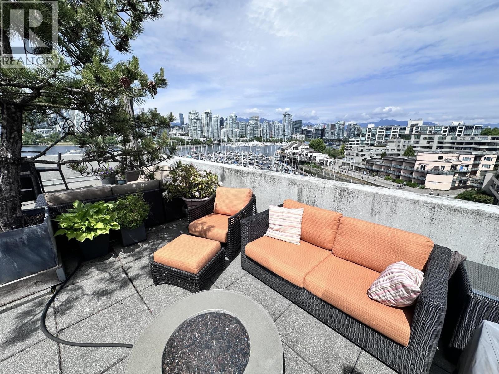 313 674 Leg In Boot Square Property Photo 1