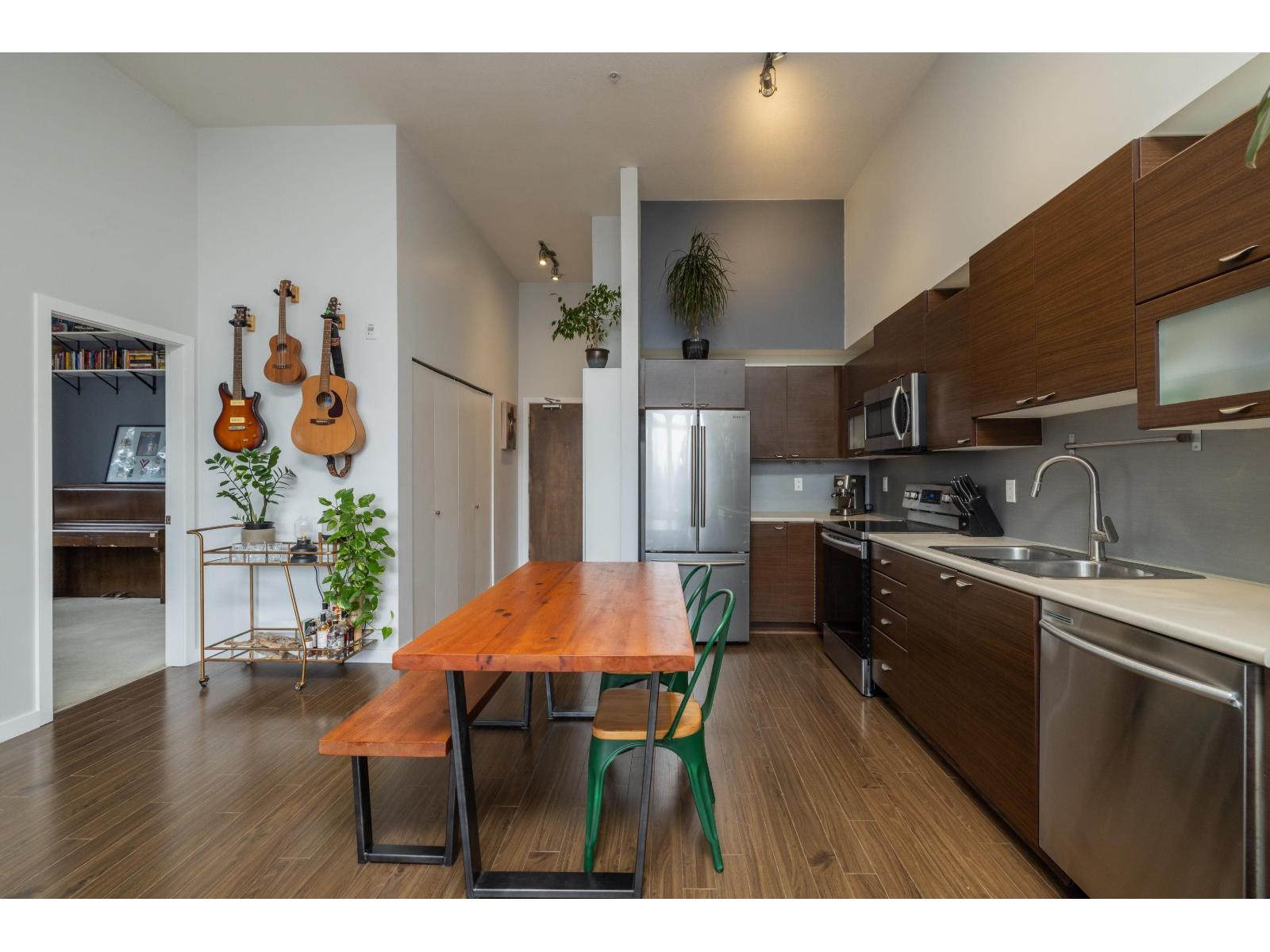 408 10788 139 Street Property Photo 7