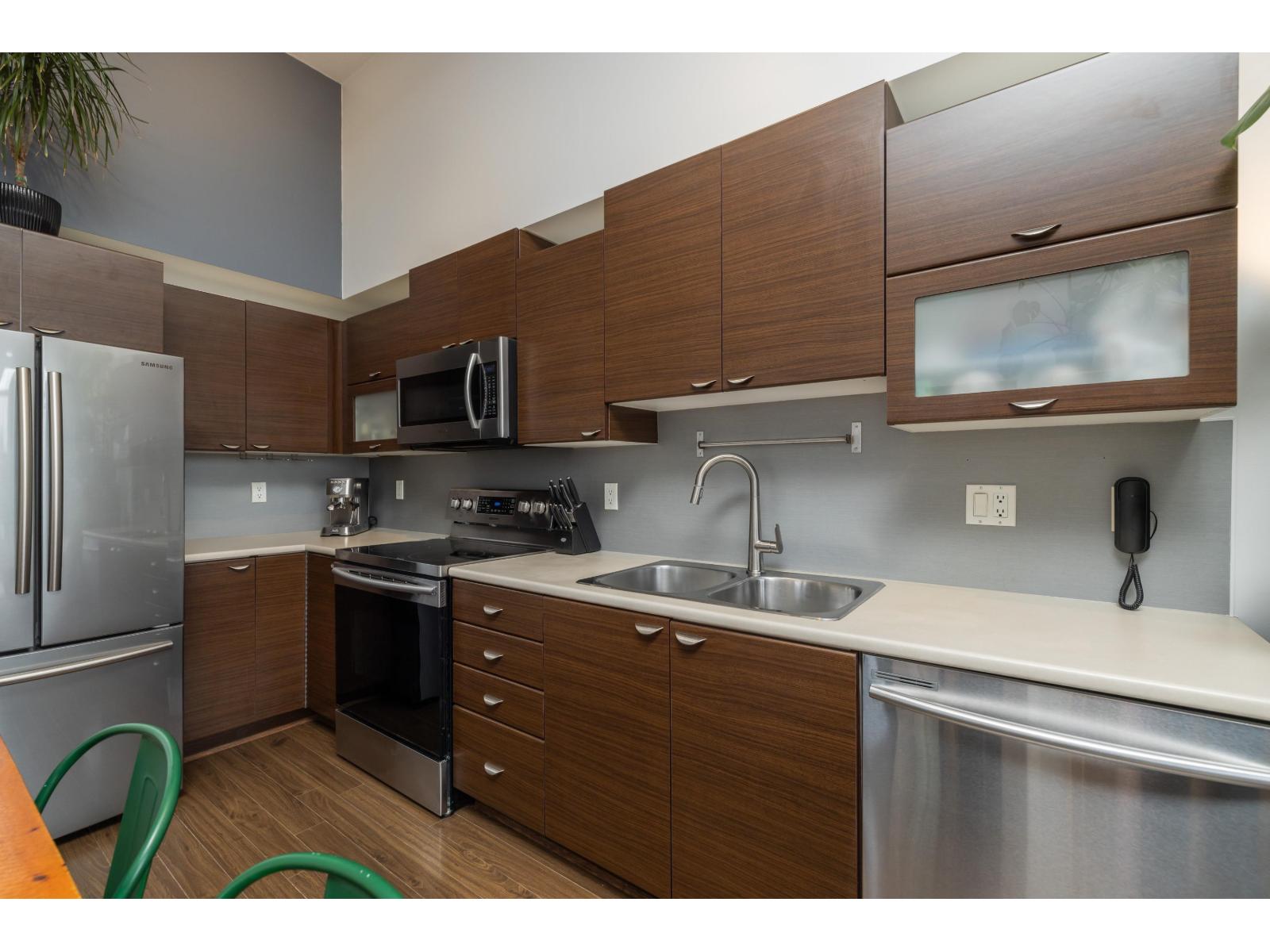 408 10788 139 Street Property Photo 8