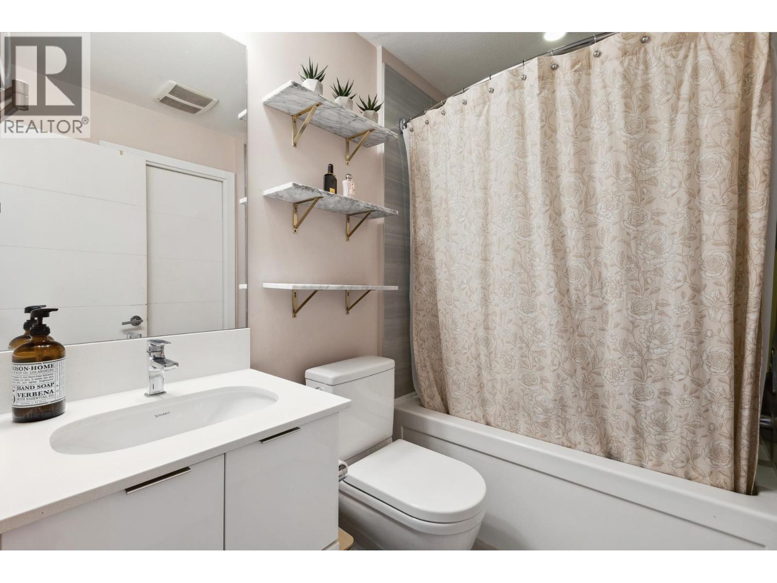 513 733 W 3rd Street Property Photo 18