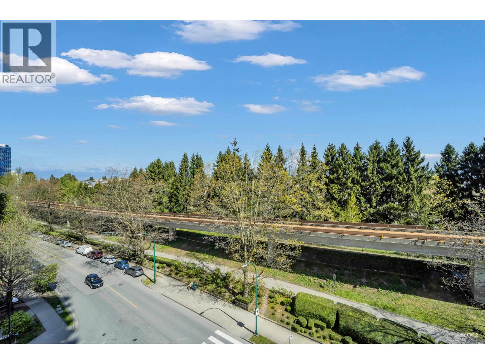 805 5470 Ormidale Street Property Photo 6