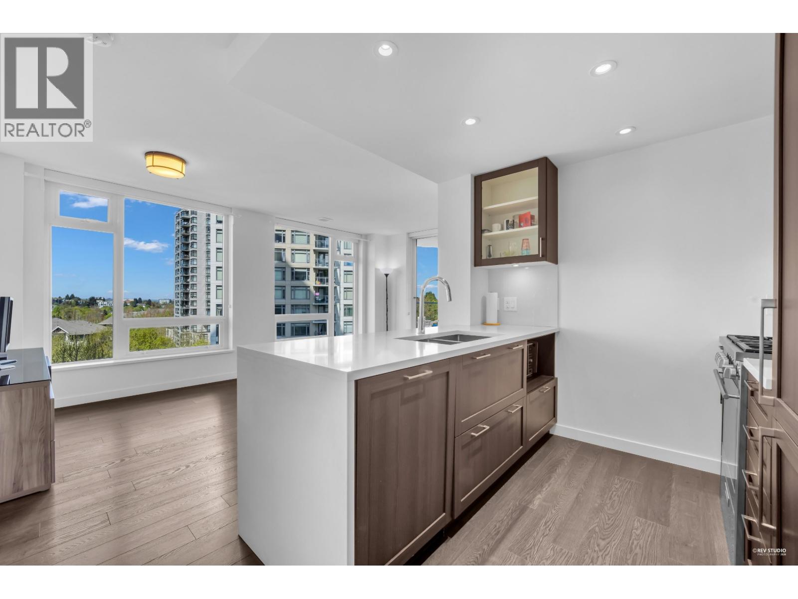 805 5470 Ormidale Street Property Photo 11