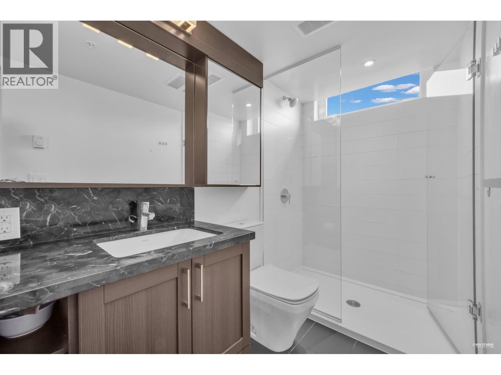 805 5470 Ormidale Street Property Photo 15