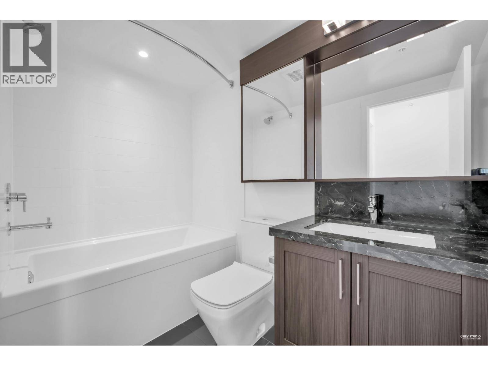 805 5470 Ormidale Street Property Photo 16
