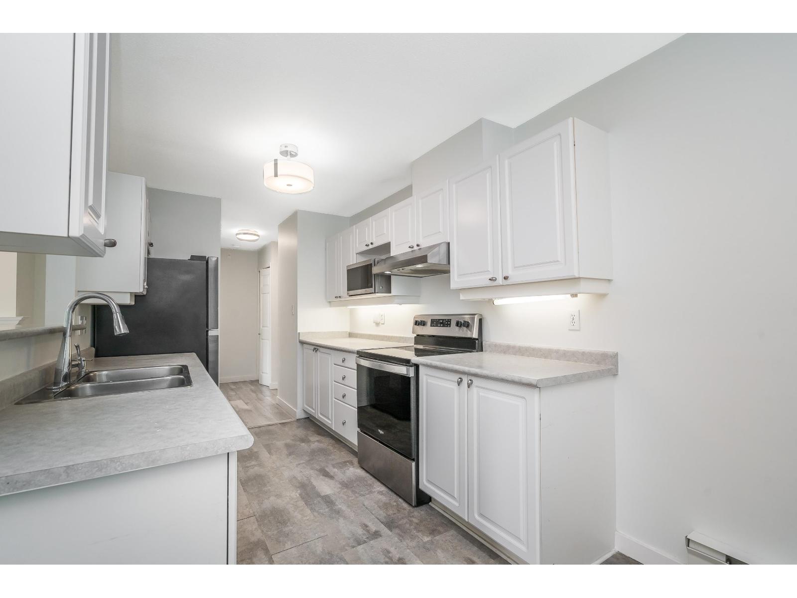 203 2855 152 Street Property Photo 7