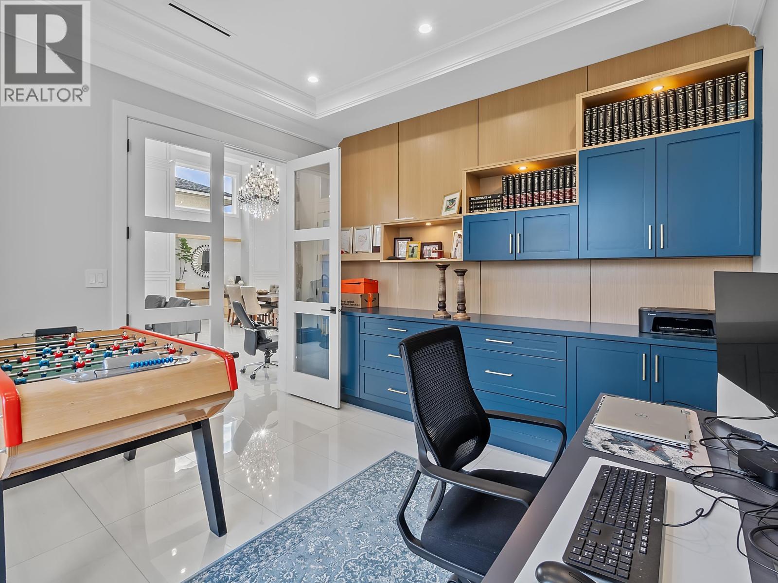 9591 Florimond Road Property Photo 6