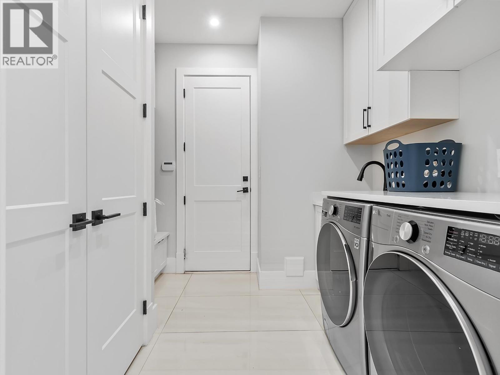 9591 Florimond Road Property Photo 19