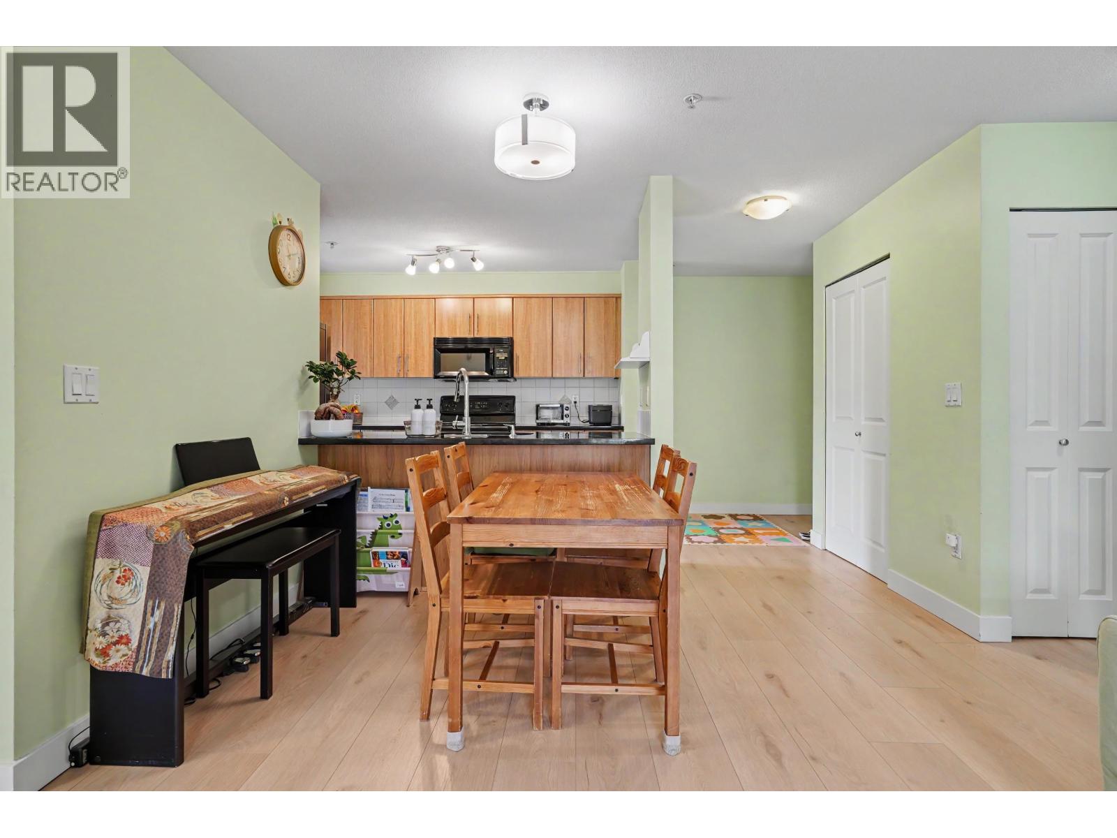309 3260 St Johns Street Property Photo 8