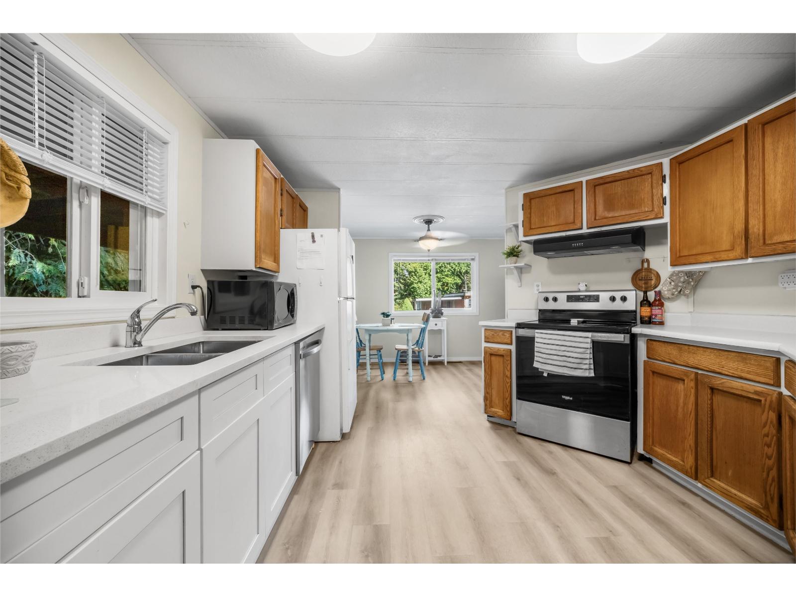 3 6280 King George Boulevard Property Photo 2