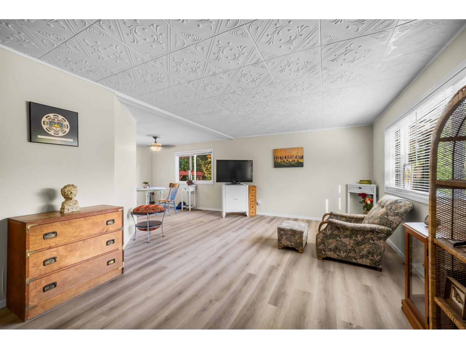 3 6280 King George Boulevard Property Photo 13