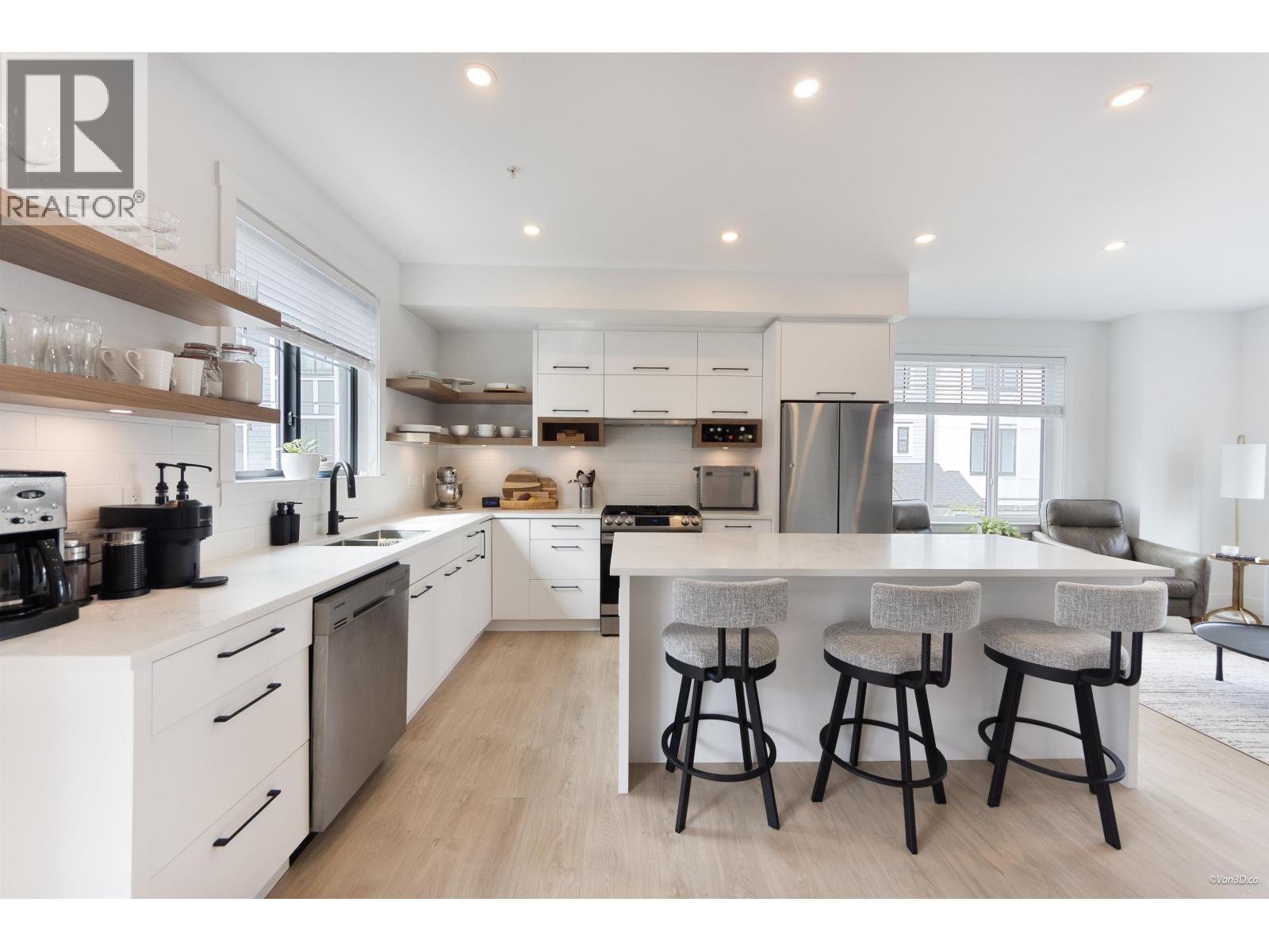23 12018 237 STREET Property Photo 1