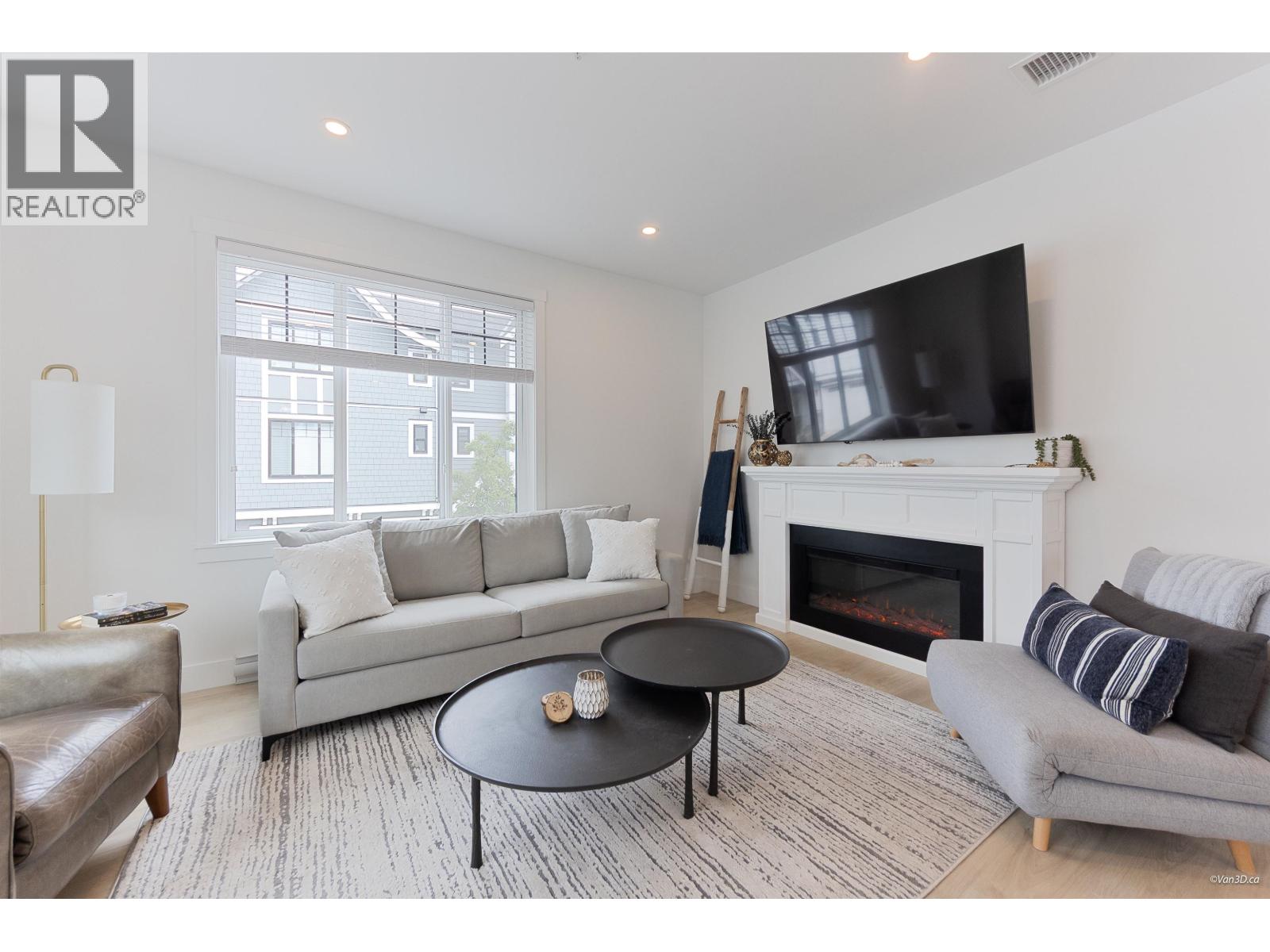 23 12018 237 Street Property Photo 3