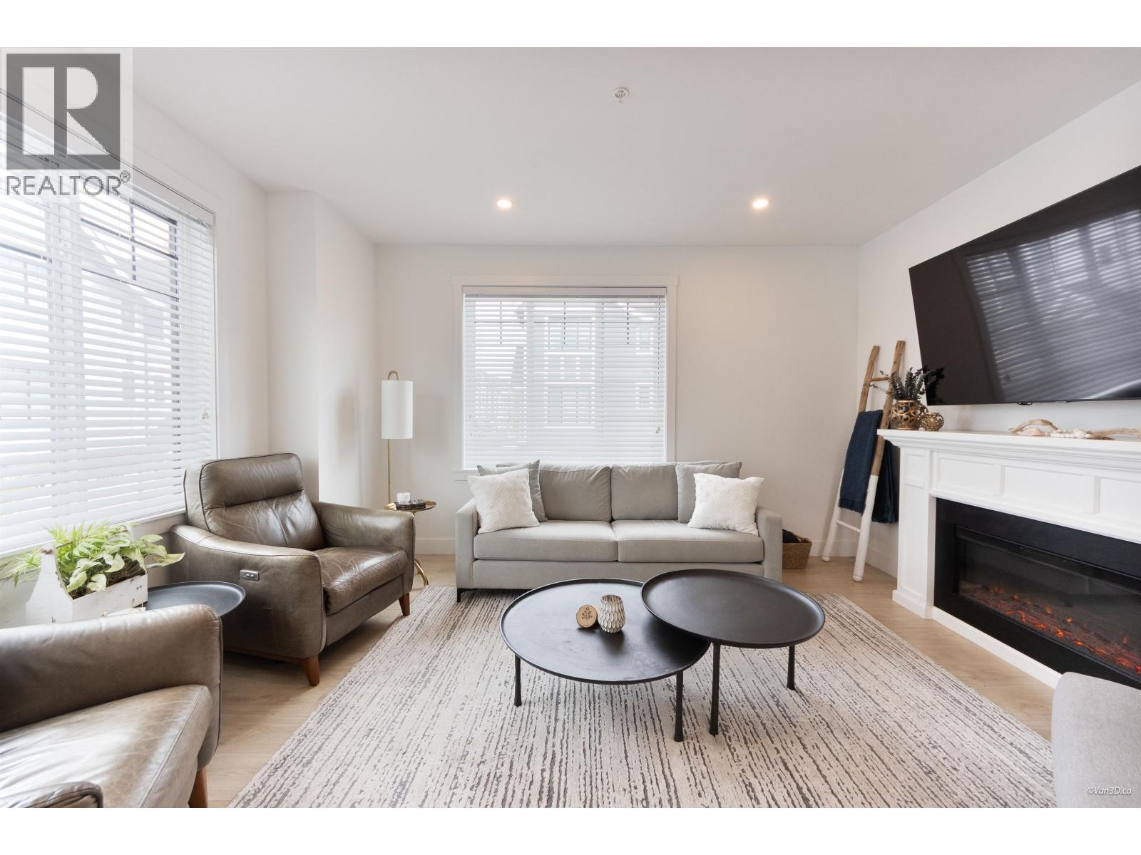 23 12018 237 Street Property Photo 4