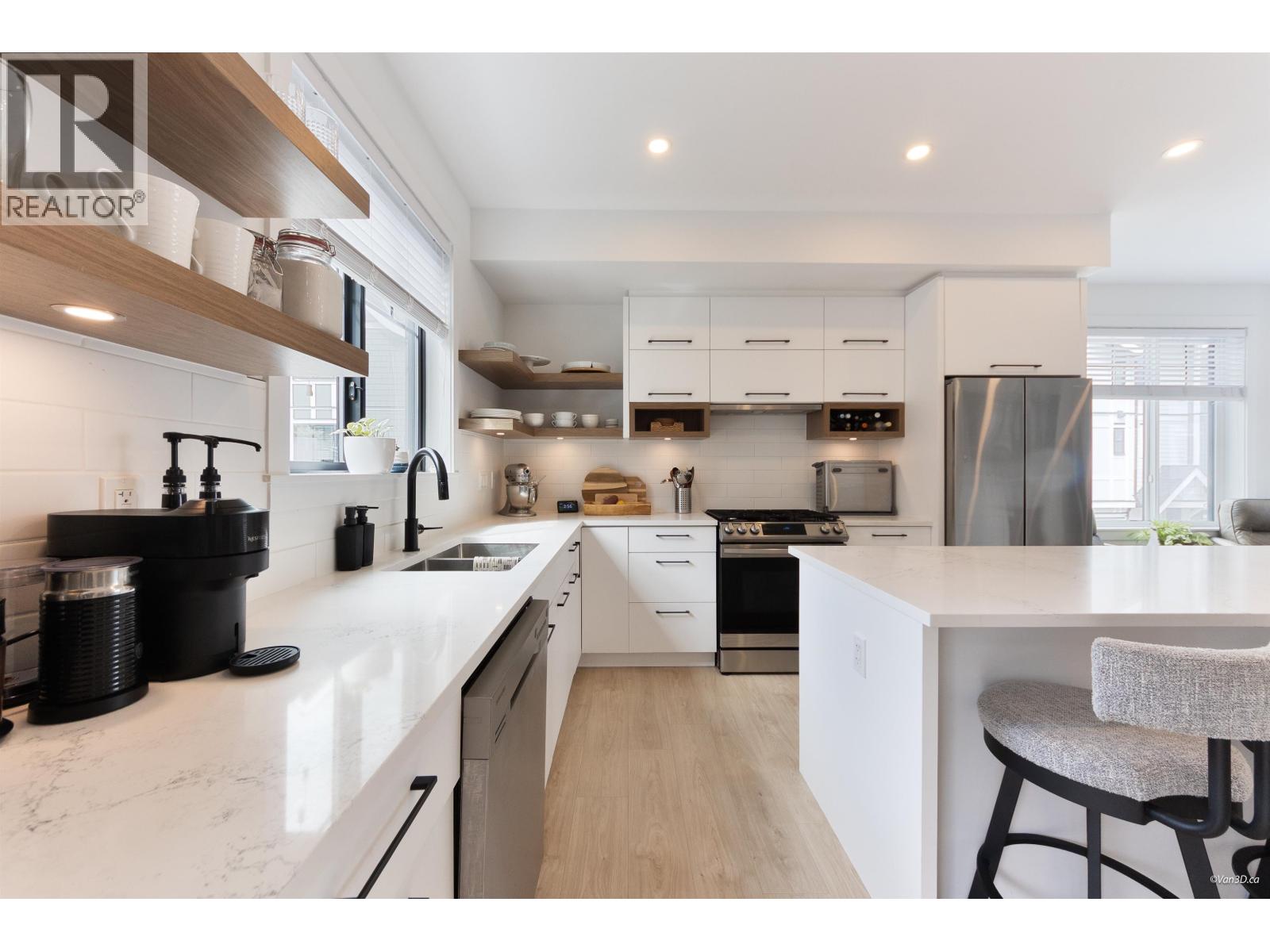 23 12018 237 Street Property Photo 10