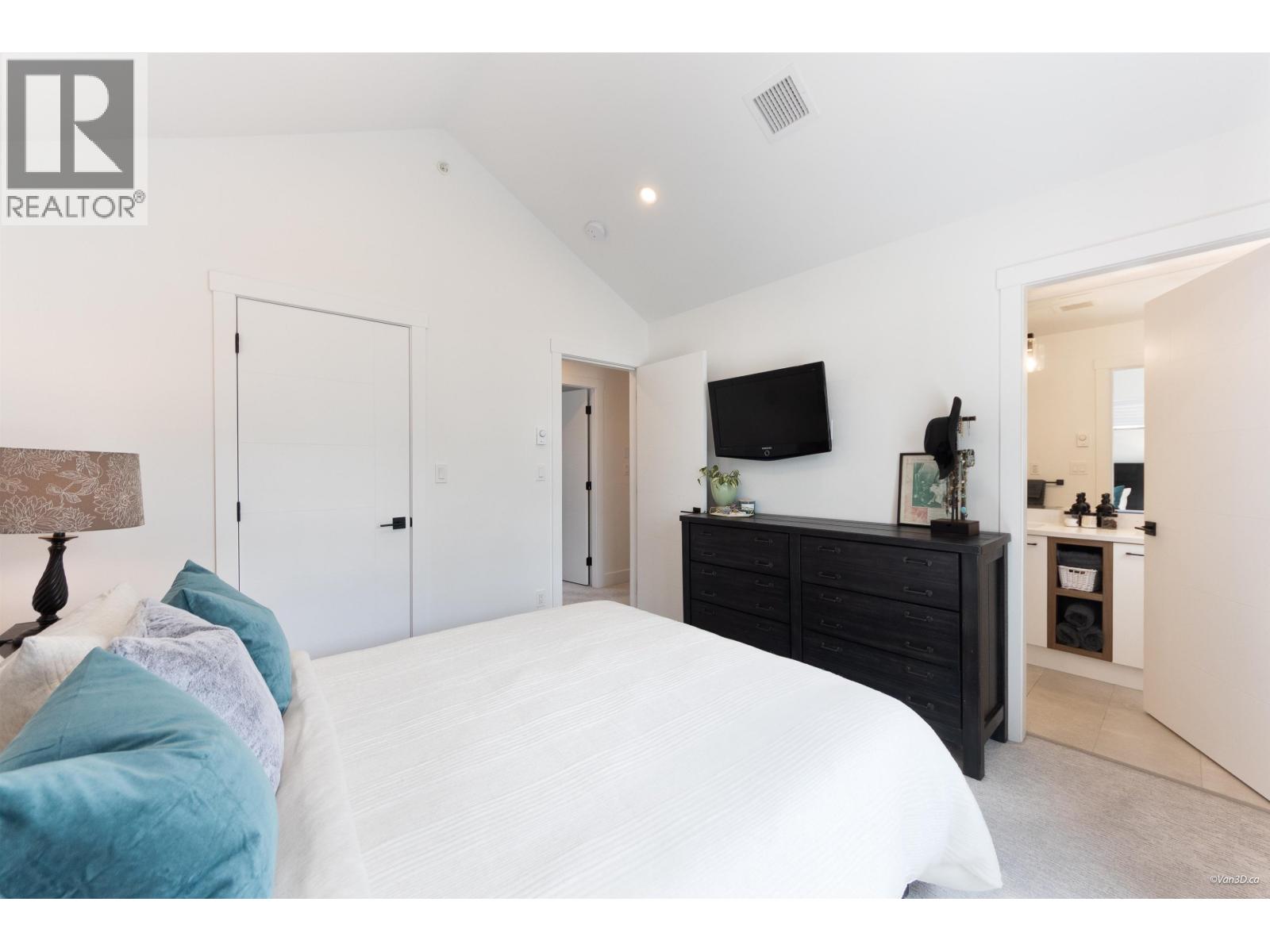 23 12018 237 Street Property Photo 14