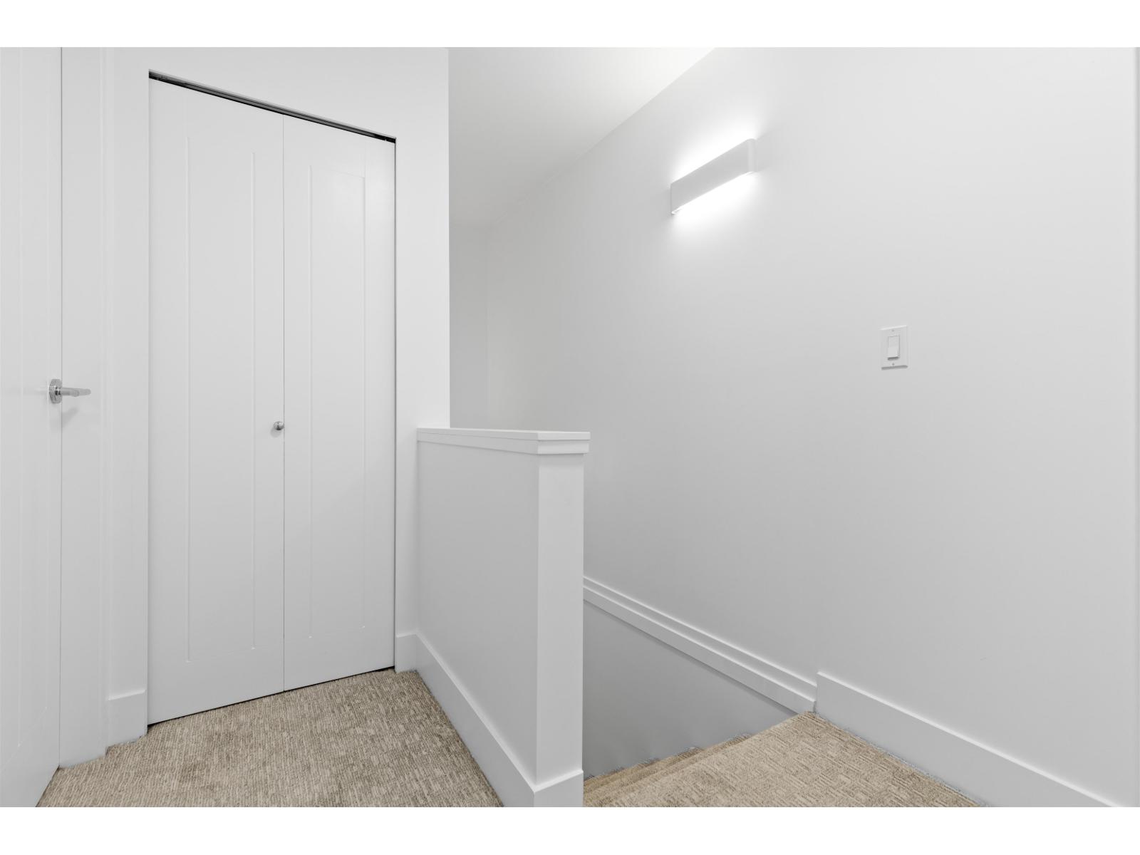 12 19433 68 Avenue Property Photo 18