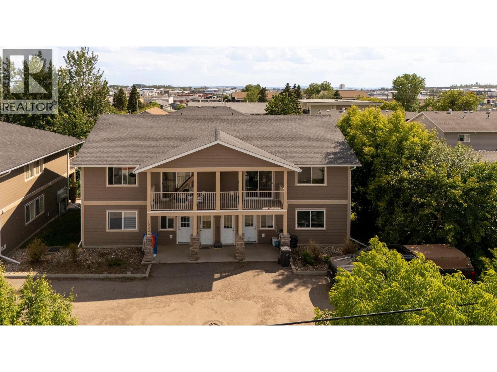 3 10223 98 Avenue Property Photo 1