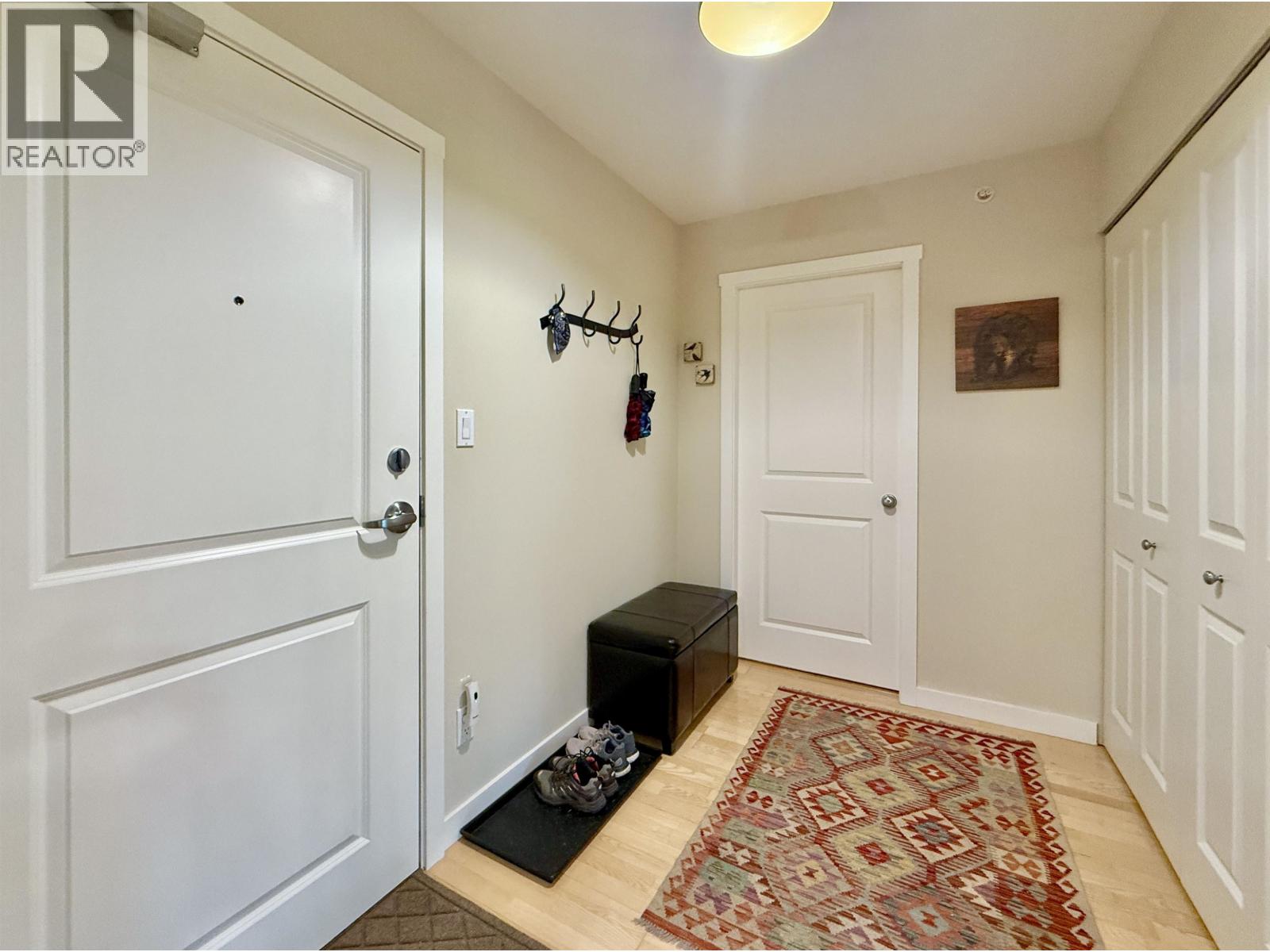 404 5631 Inlet Avenue Property Photo 5
