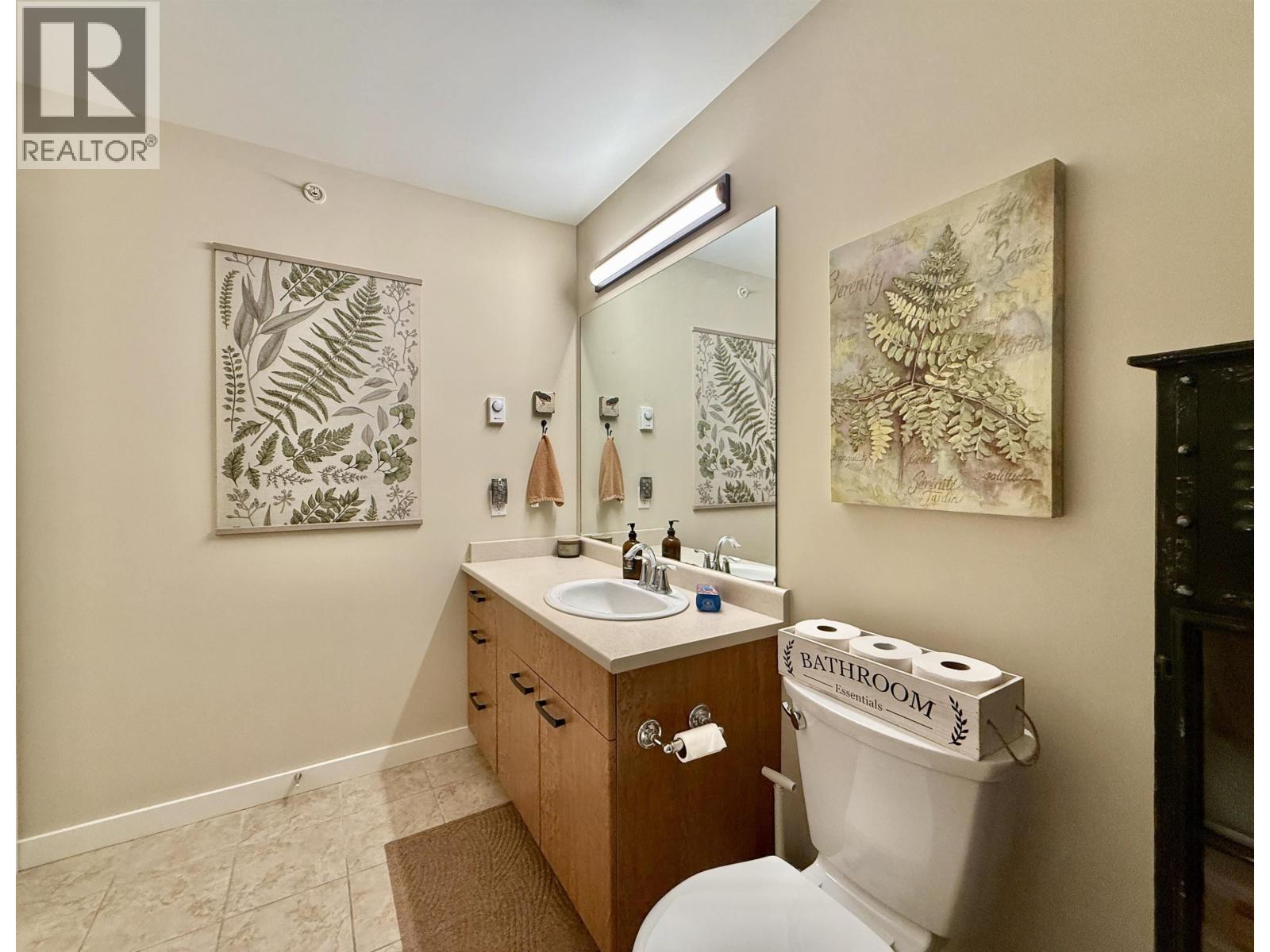 404 5631 Inlet Avenue Property Photo 11