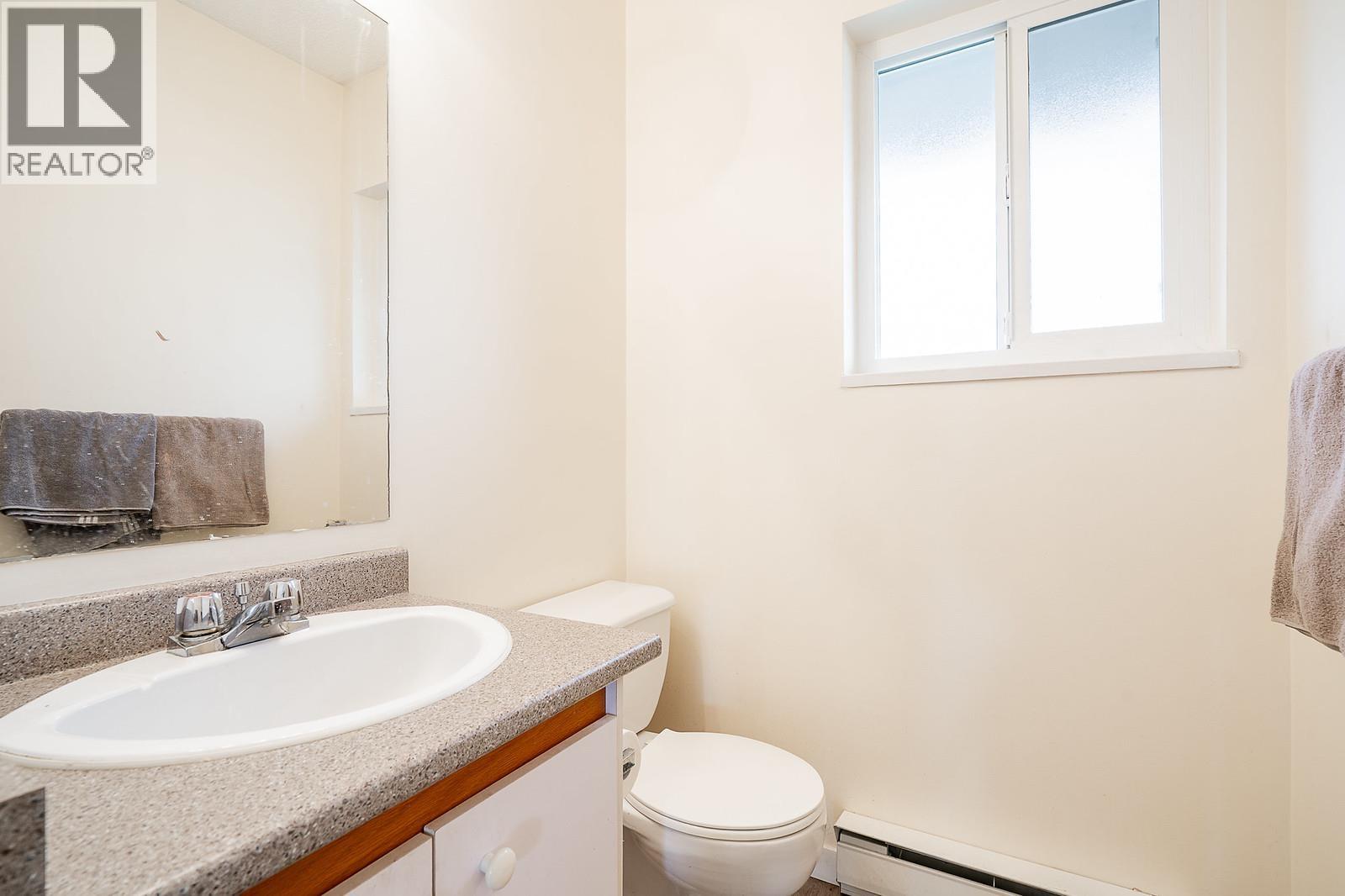 305 11726 225th Street Property Photo 18