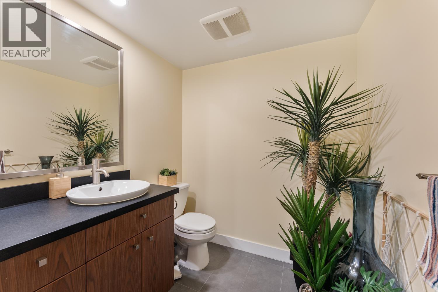 431 3228 Tupper Street Property Photo 13