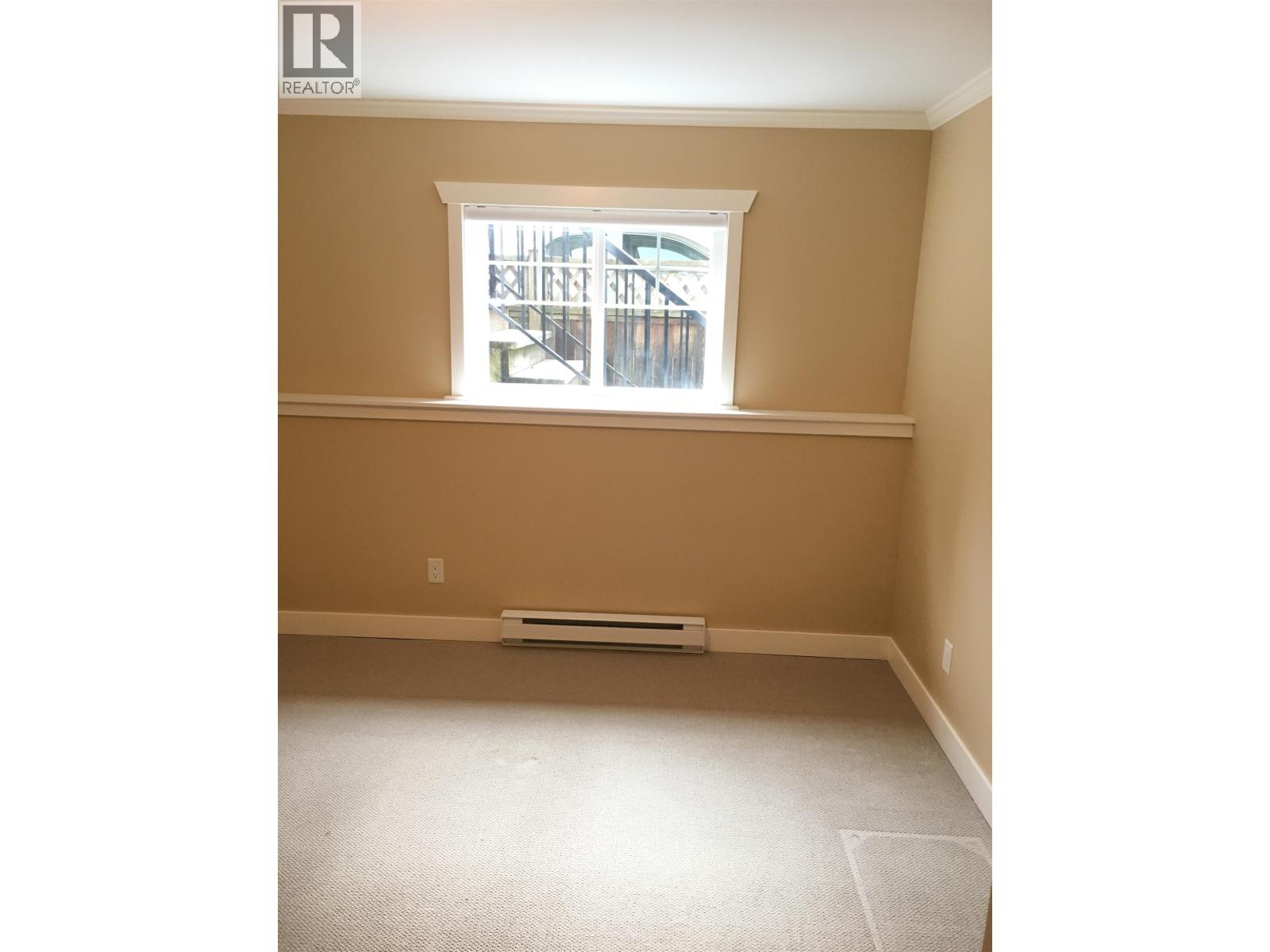 555 Greenway Avenue Property Photo 5