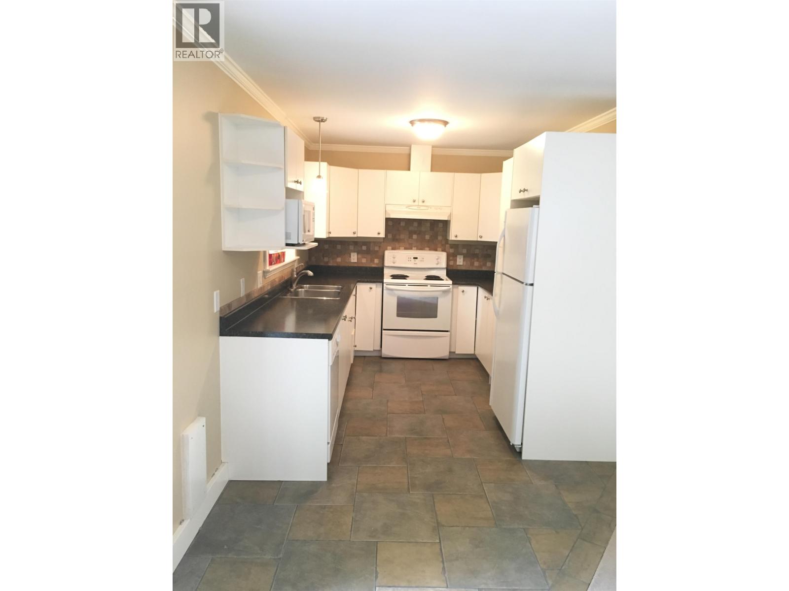 555 Greenway Avenue Property Photo 8