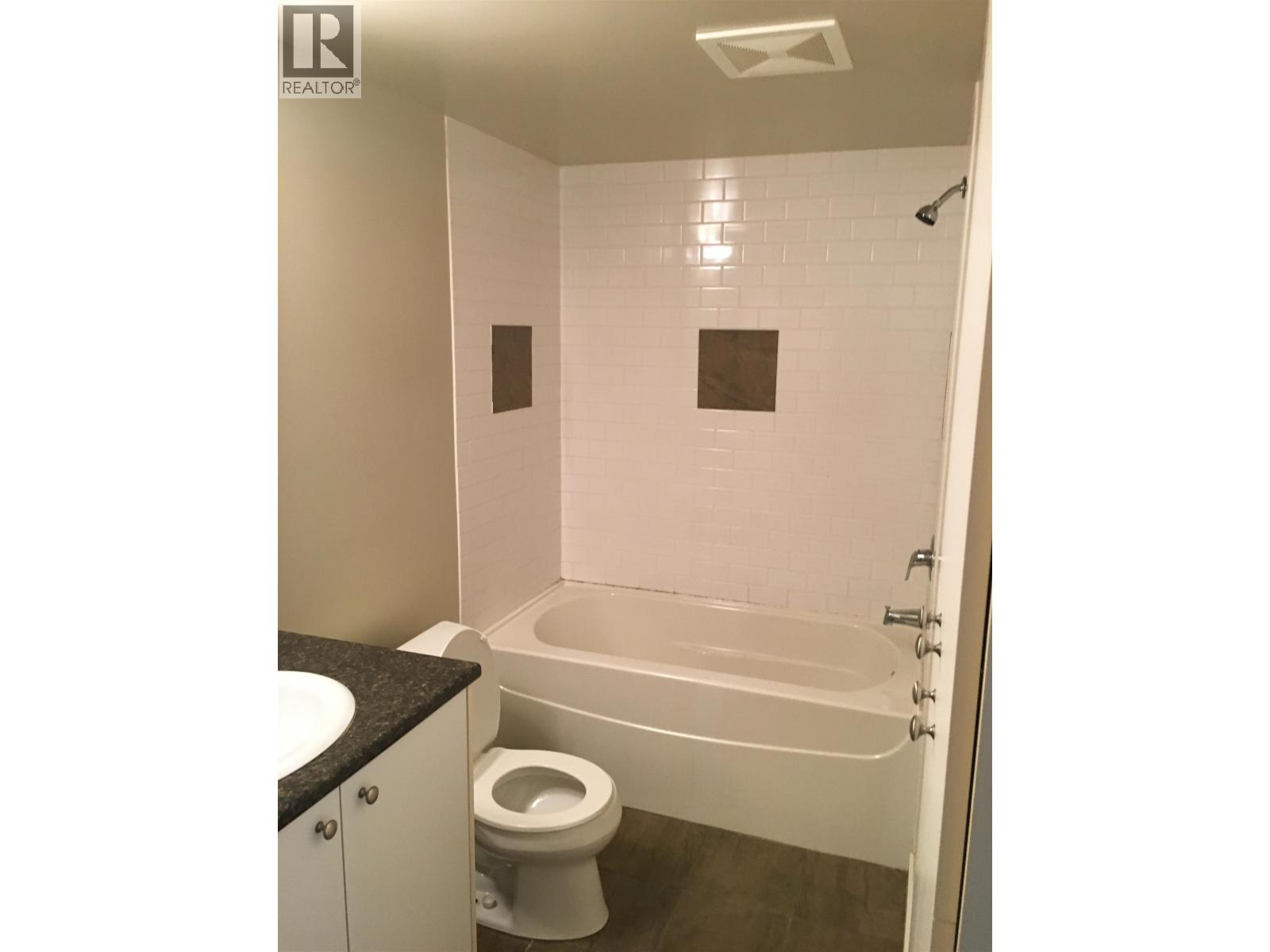 555 Greenway Avenue Property Photo 9