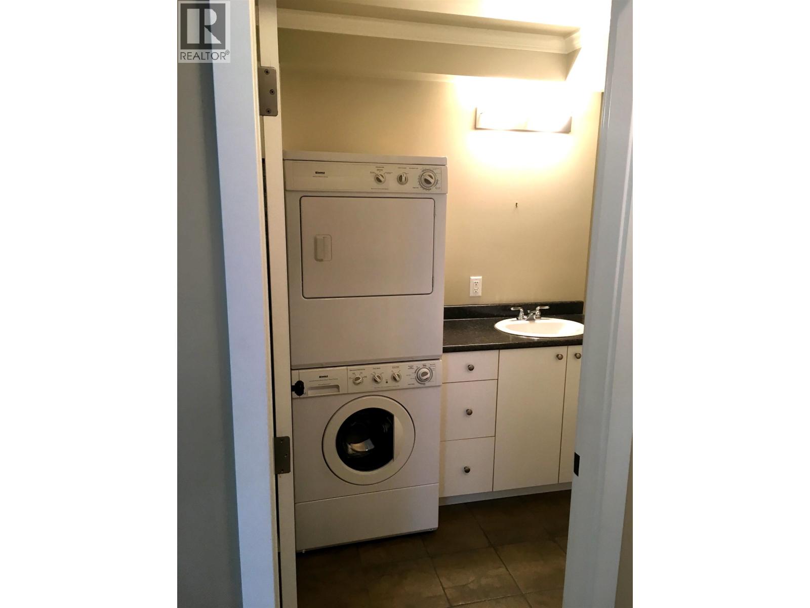 555 Greenway Avenue Property Photo 10