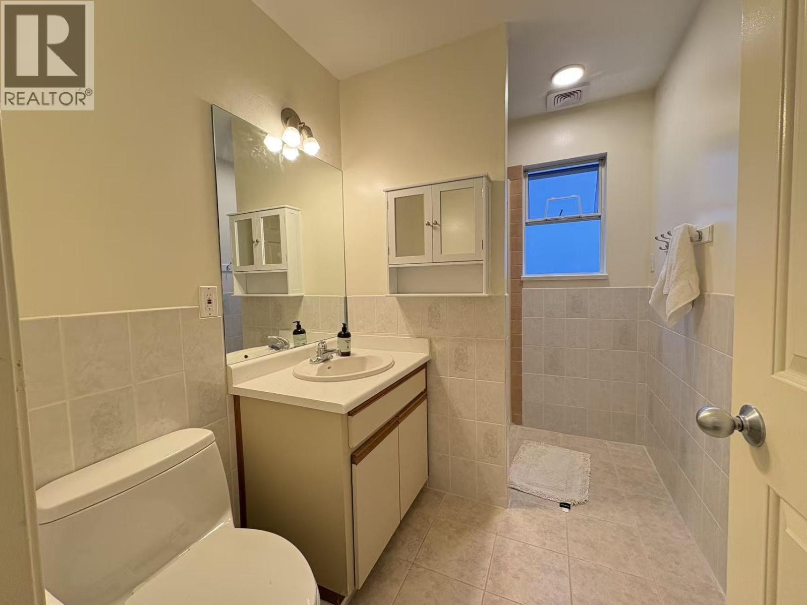 708 W 59th Avenue Property Photo 4