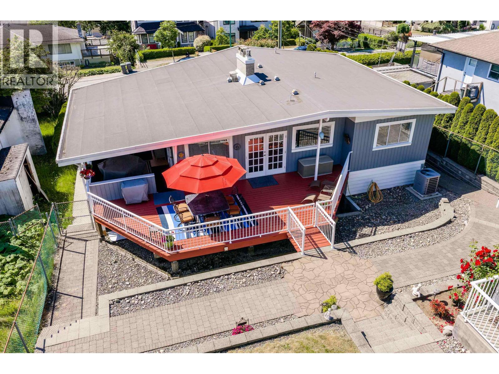 1119 Hammond Avenue Property Photo 4