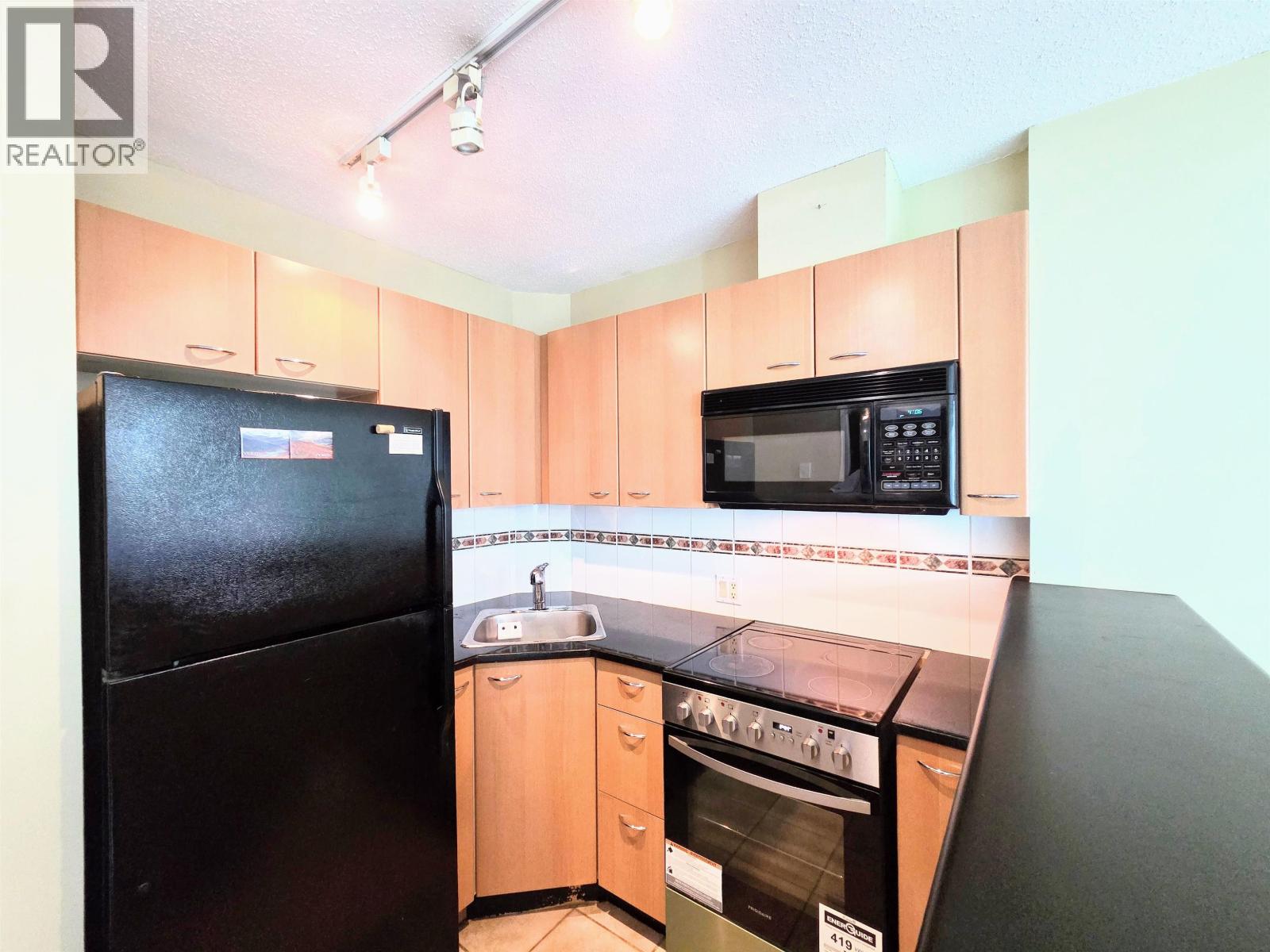 1109 1367 Alberni Street Property Photo 4