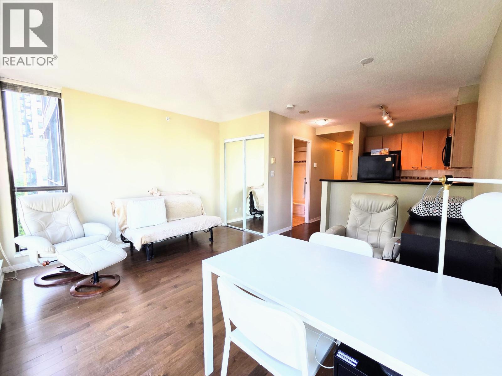 1109 1367 Alberni Street Property Photo 9