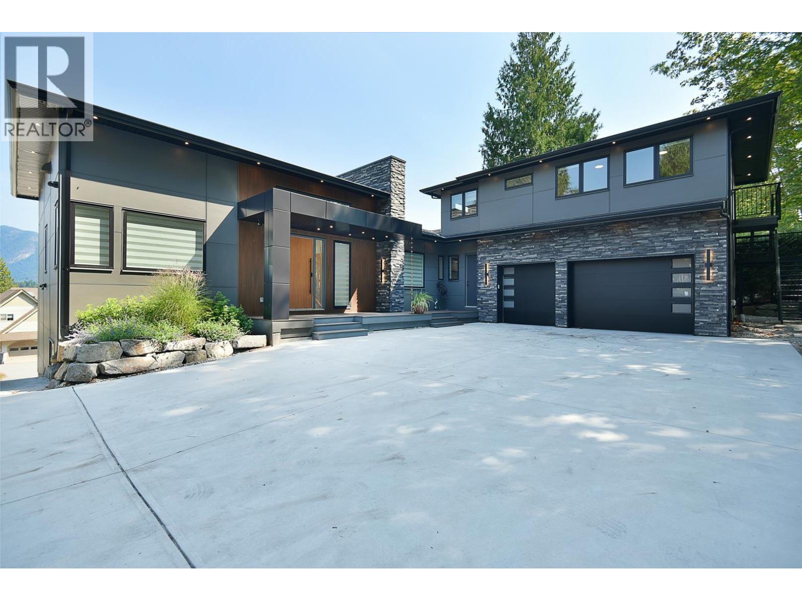 6553-6555 N Gale Avenue Photo de la propriété 1