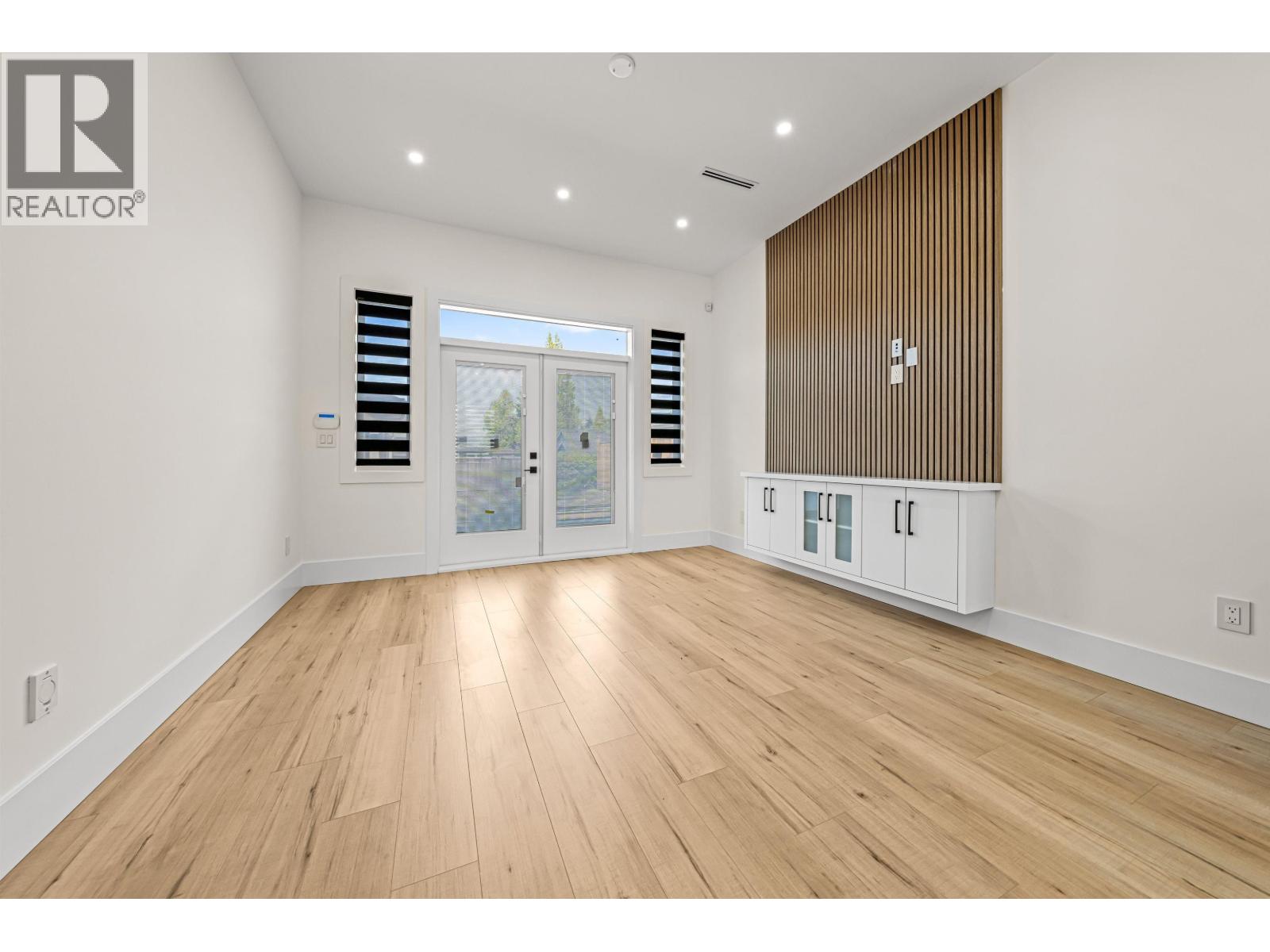 7633 Rosewood Street Property Photo 12