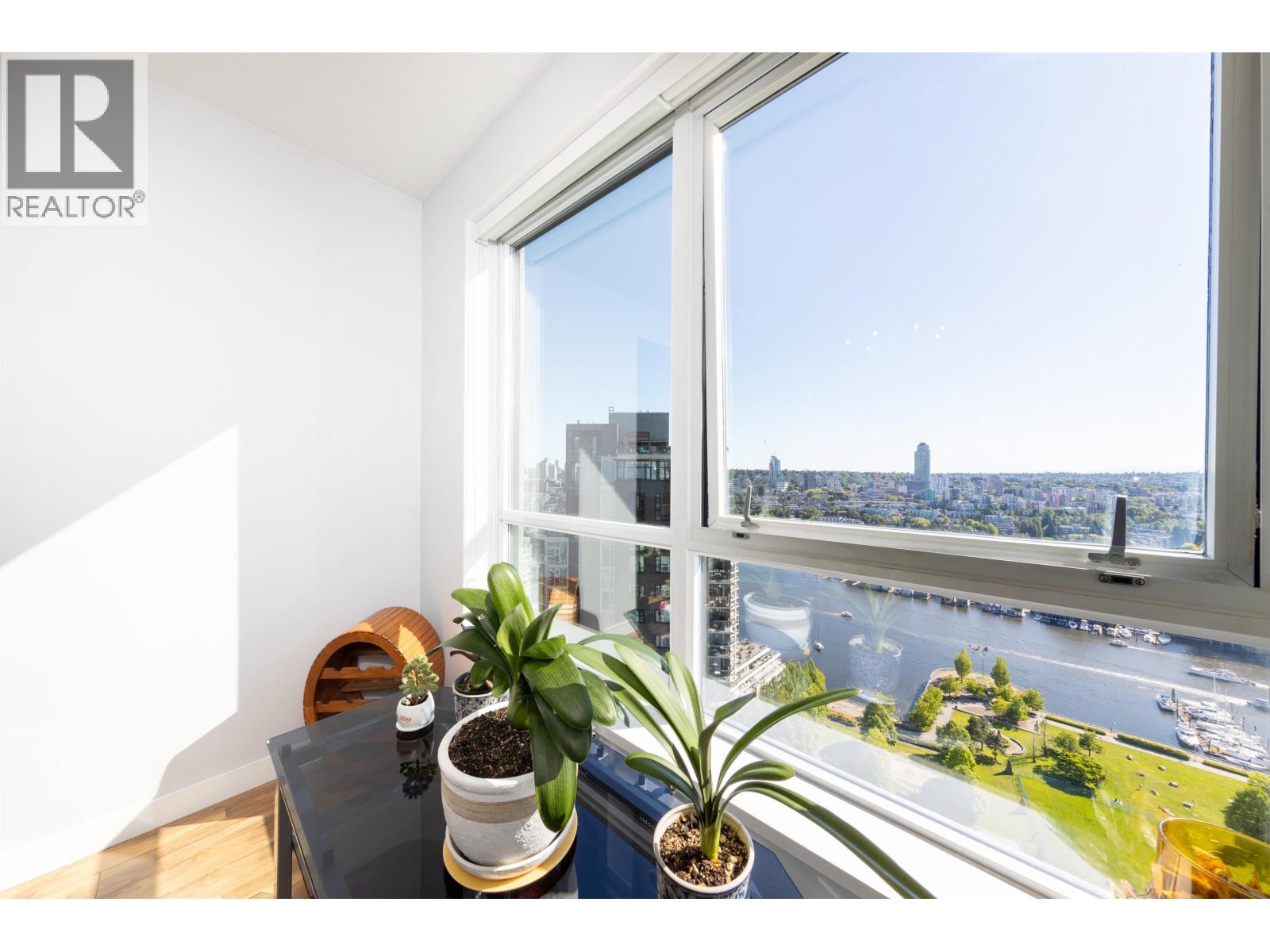 3601 1438 Richards Street Property Photo 5