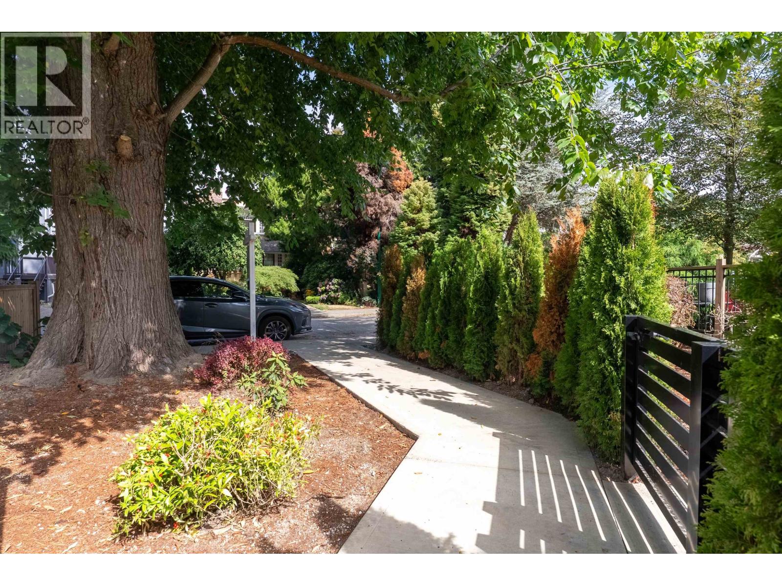 A 3672 W 1st Avenue Property Photo 9