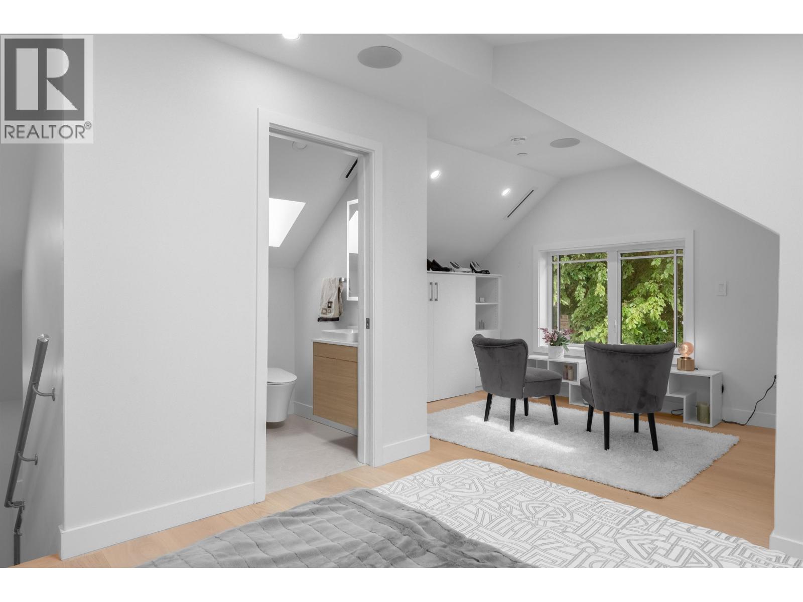 A 3672 W 1st Avenue Property Photo 16
